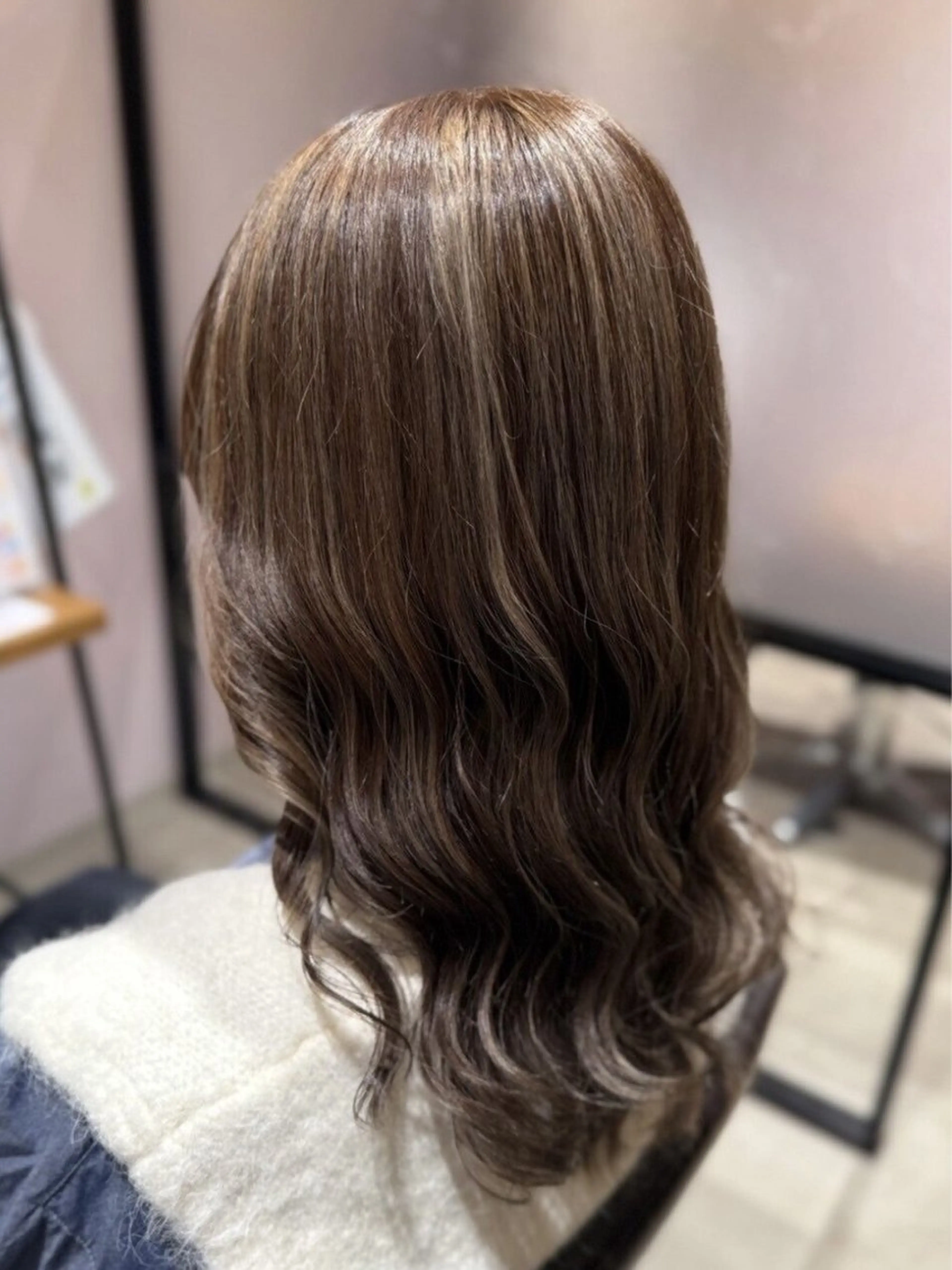 カラー 西原 愛紗のヘアスタイル