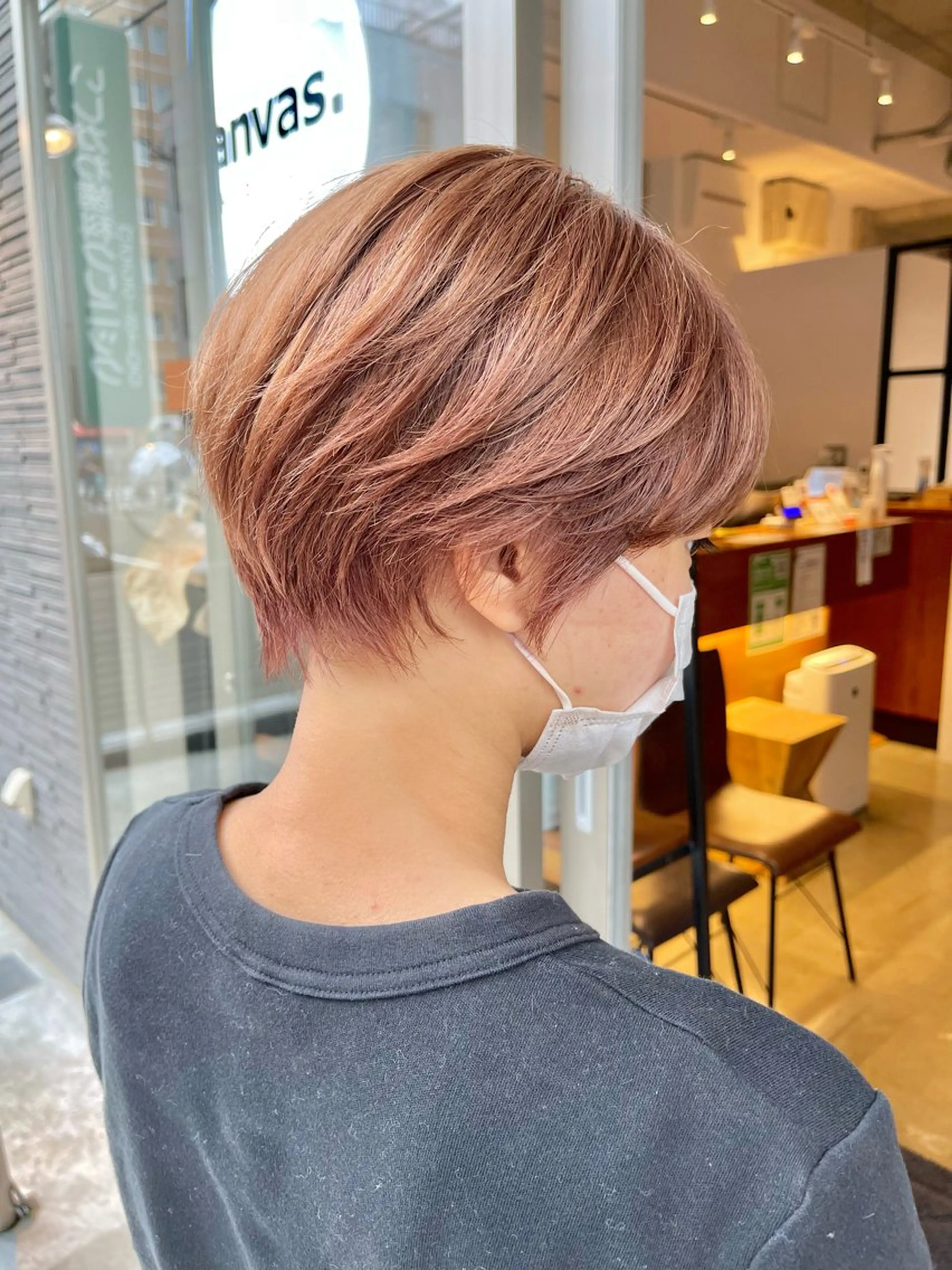 ショート カラー ブラウンカラー ハイトーンカラー カット ヘアカラー トリートメント ショートヘア💫 ハイトーン西田拓馬のヘアスタイル