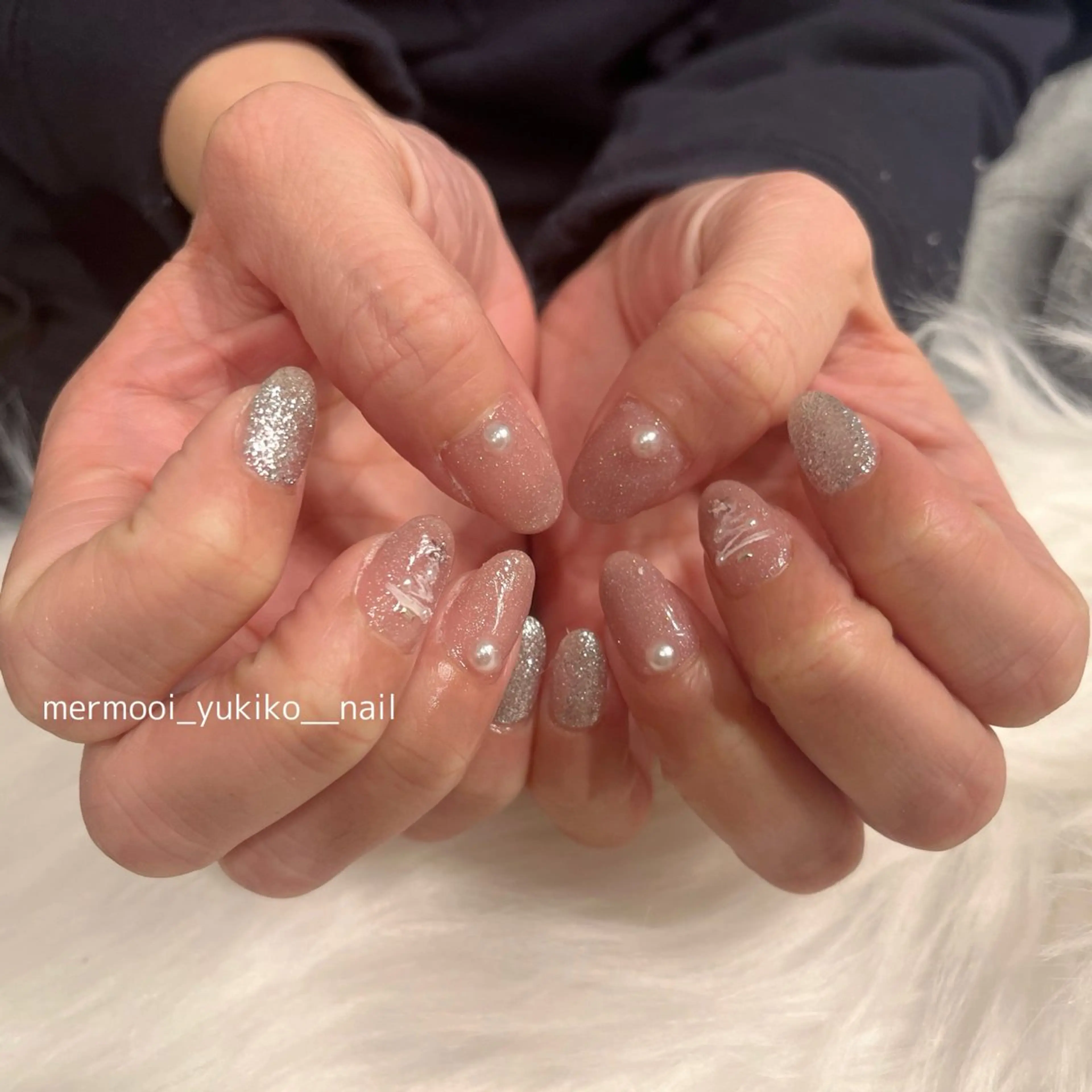 ネイル キラキラネイル 冬ネイル クリスマス ハンドネイル mermooi所属・melumooi nailのネイルデザイン
