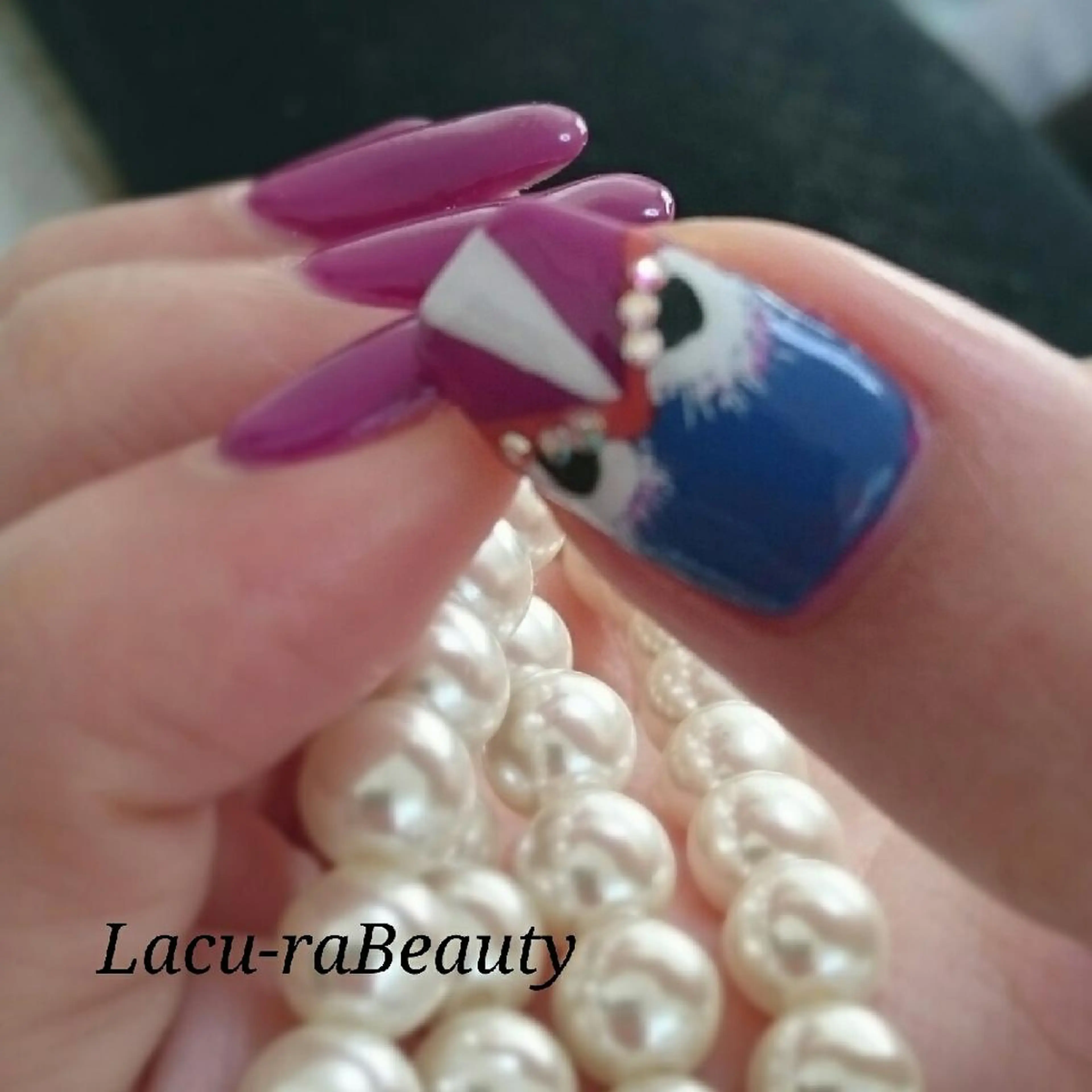 ネイル 小顔と腸の専門店 ラクーラビューティのエステ・リラクイメージ