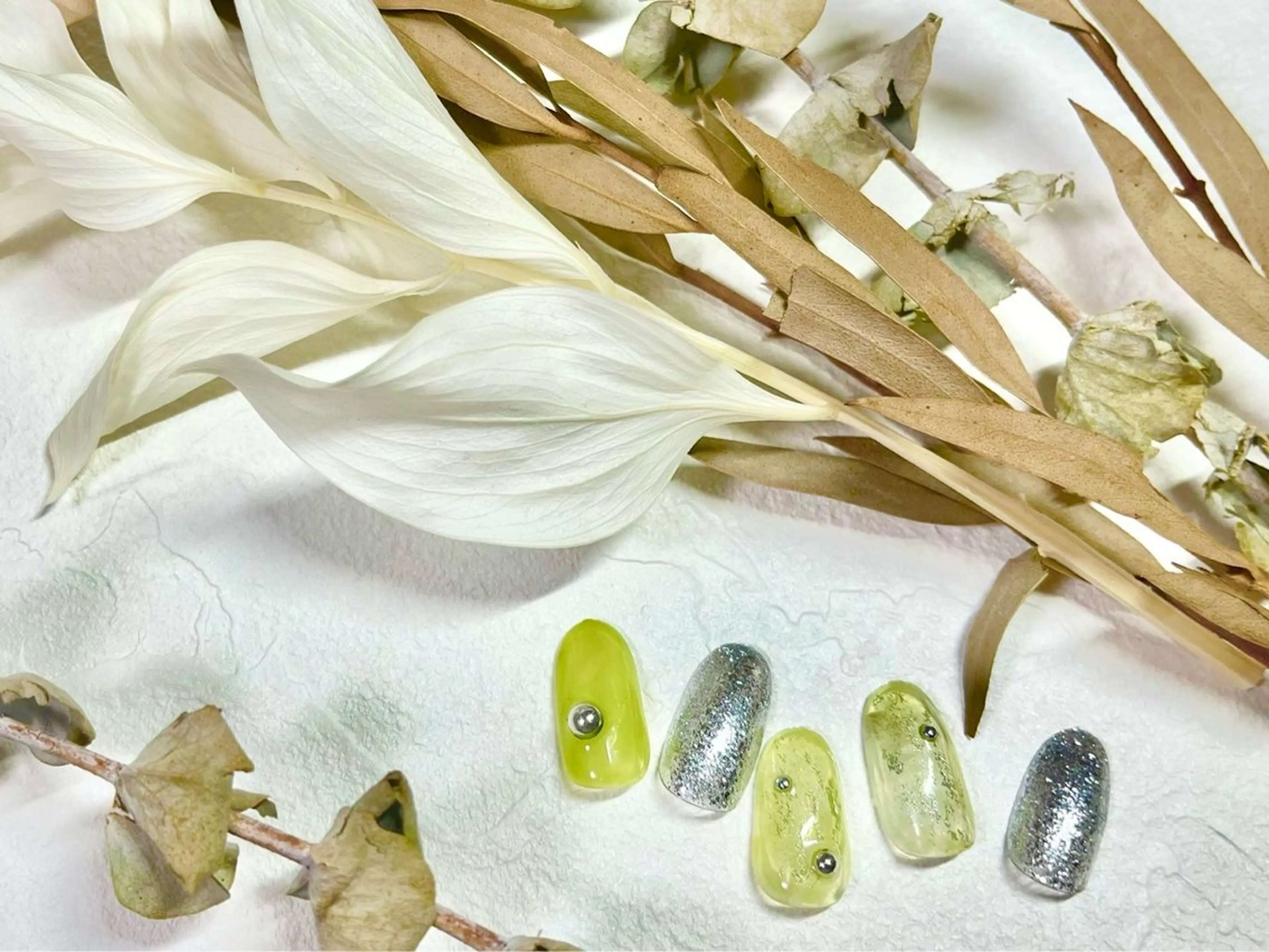 ネイル フットネイル ジェルネイル キラキラネイル メンズネイル パラジェル ハンドネイル kiki nail たまプラーザのネイルデザイン