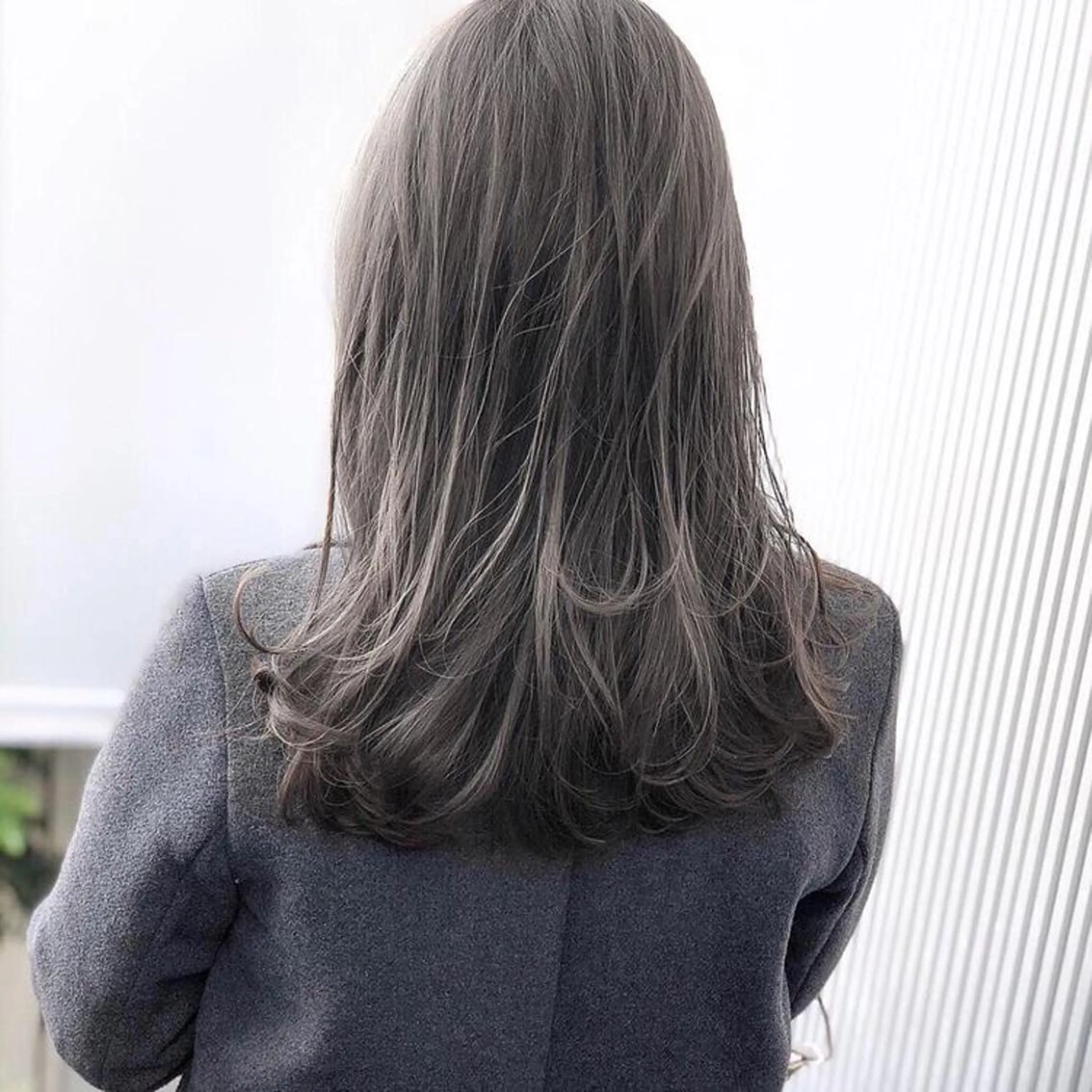 セミロング ボブ くびれヘア 外ハネヘア ウルフカット hoNua. 栄/透明感カラーのヘアスタイル