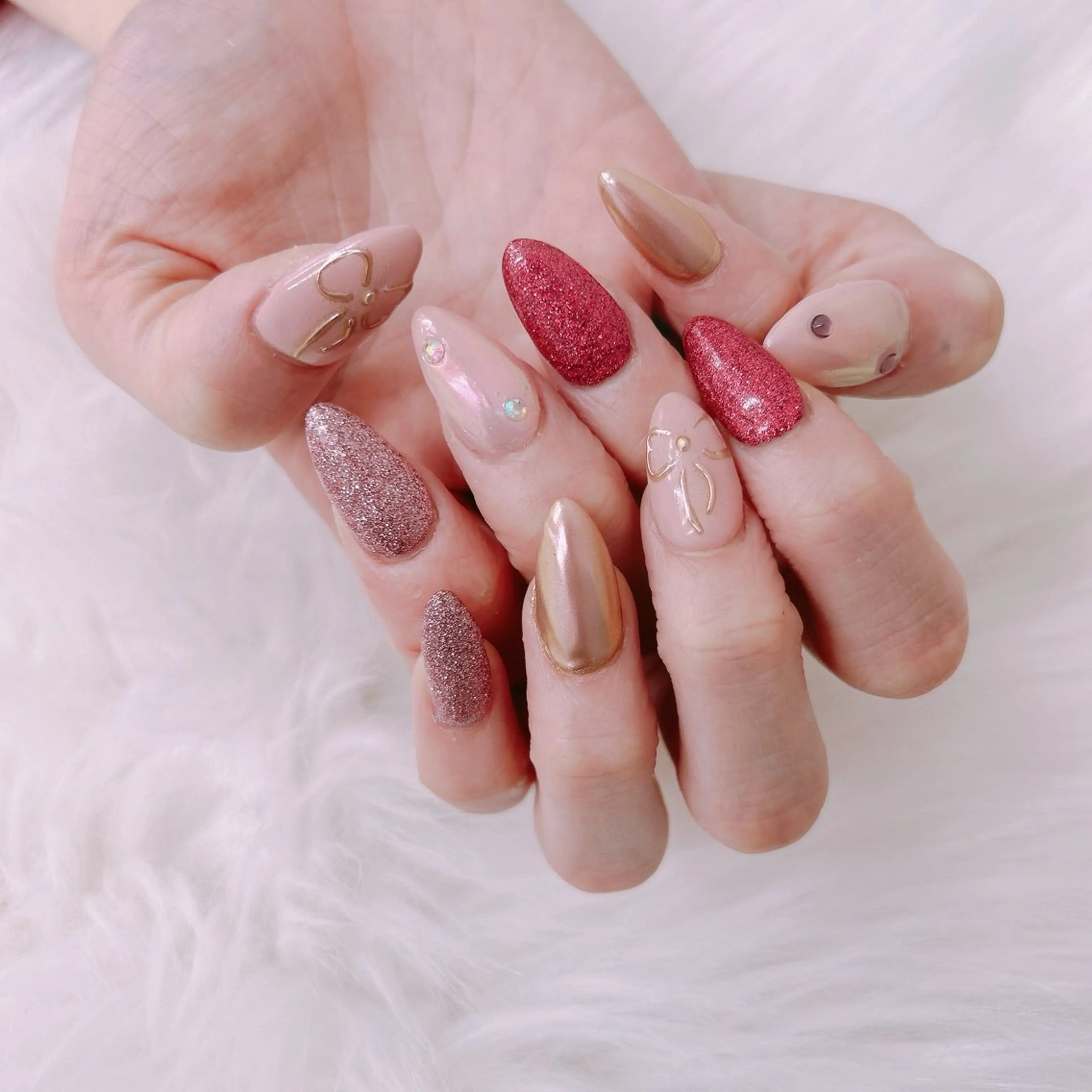 ネイル キラキラネイル リボン ono megumiのネイルデザイン