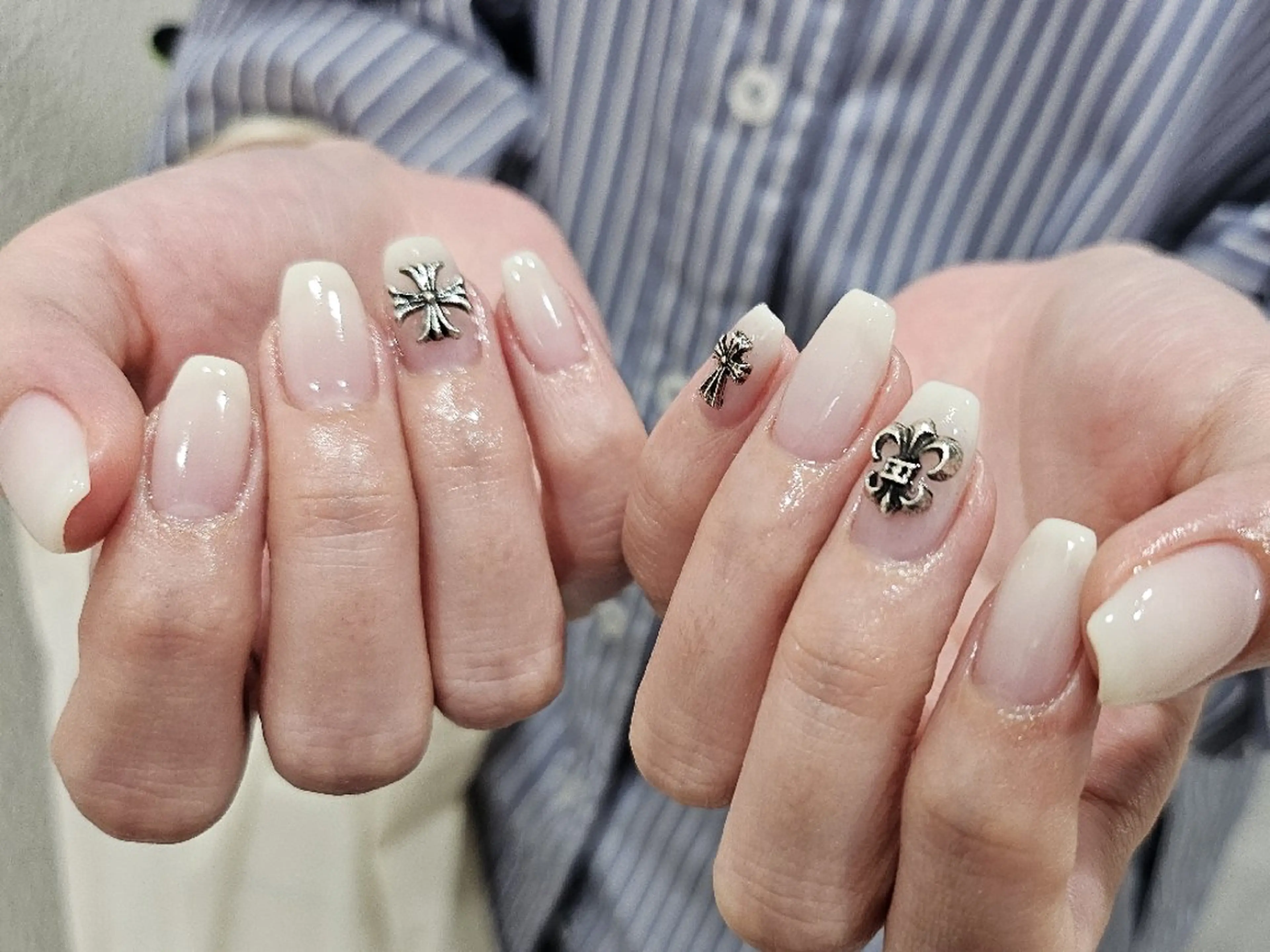 ネイル ジェルネイル グラデーション オフィスネイル パラジェル シンプルネイル ハンドネイル puku nail 🌼kazu🌼のネイルデザイン