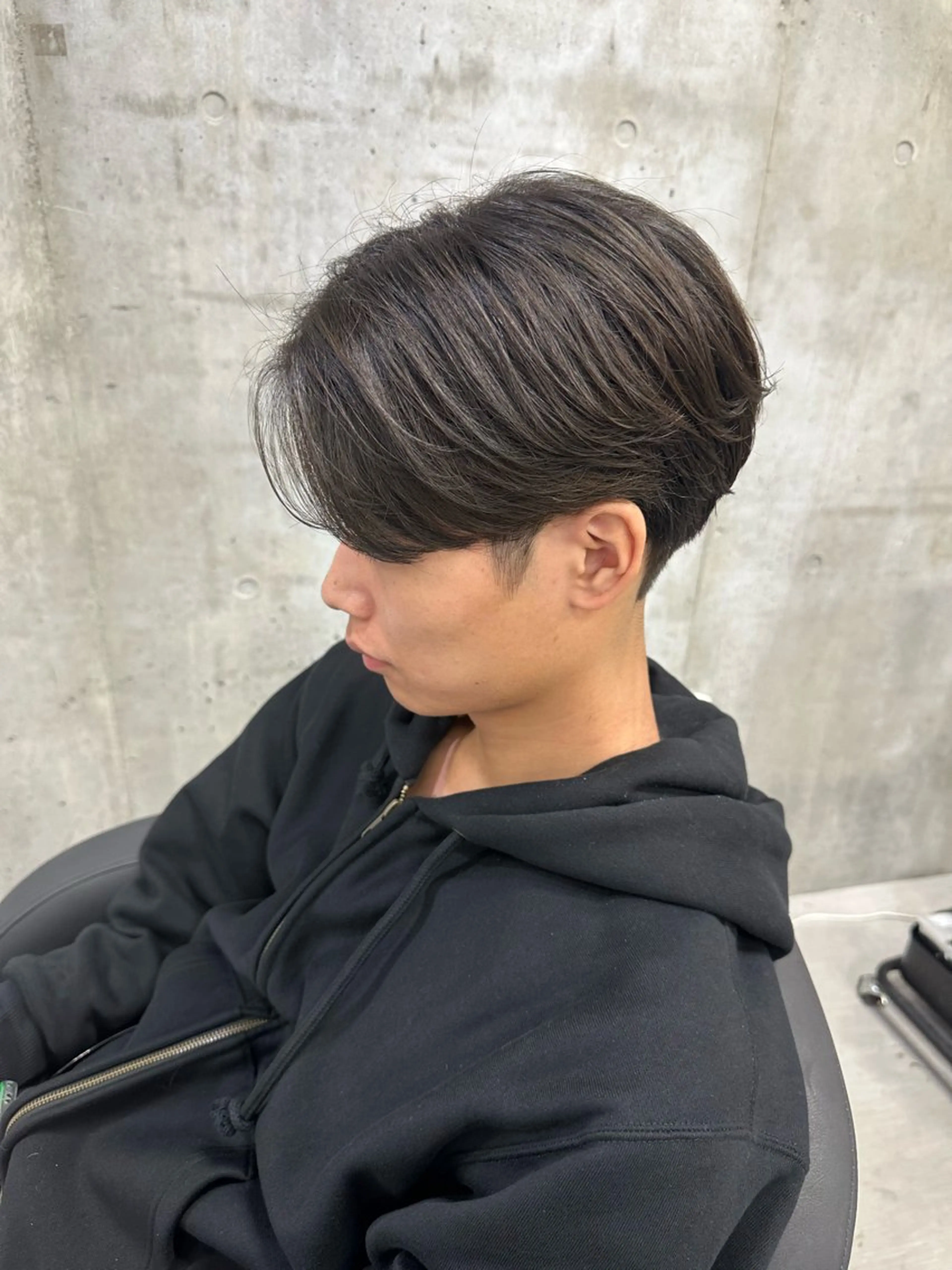 メンズ メンズブリーチ センターパート ダウンパーマ メンズハイライト メンズハイトーン 縮毛矯正 XELM/RUI /高崎のヘアスタイル