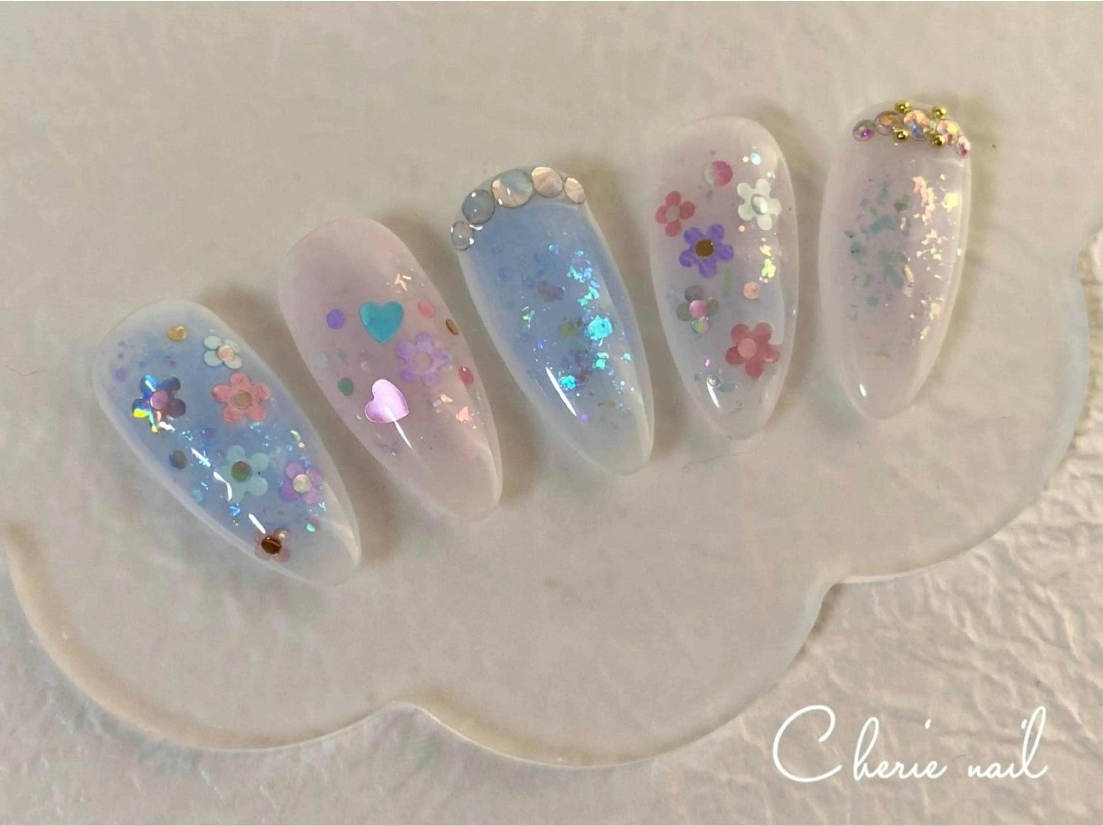 ネイル チークネイル フラワーネイル ジェルネイル ニュアンスネイル ハンドネイル Cherienail yunaのネイルデザイン