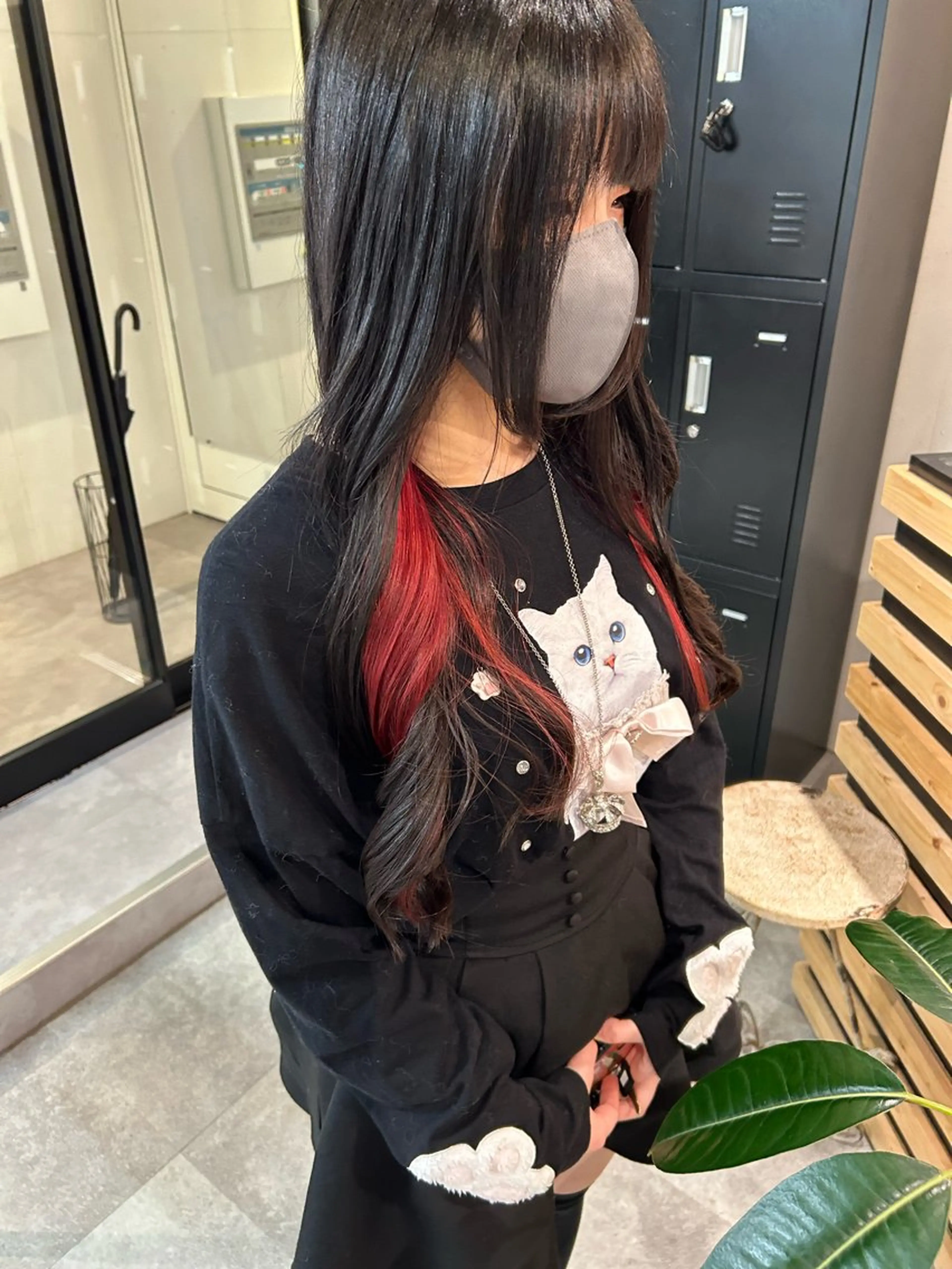ミディアム カラー インナーカラー レッドカラー ヘアカラー トリートメント ウルフカット レイヤーカット上柿のヘアスタイル