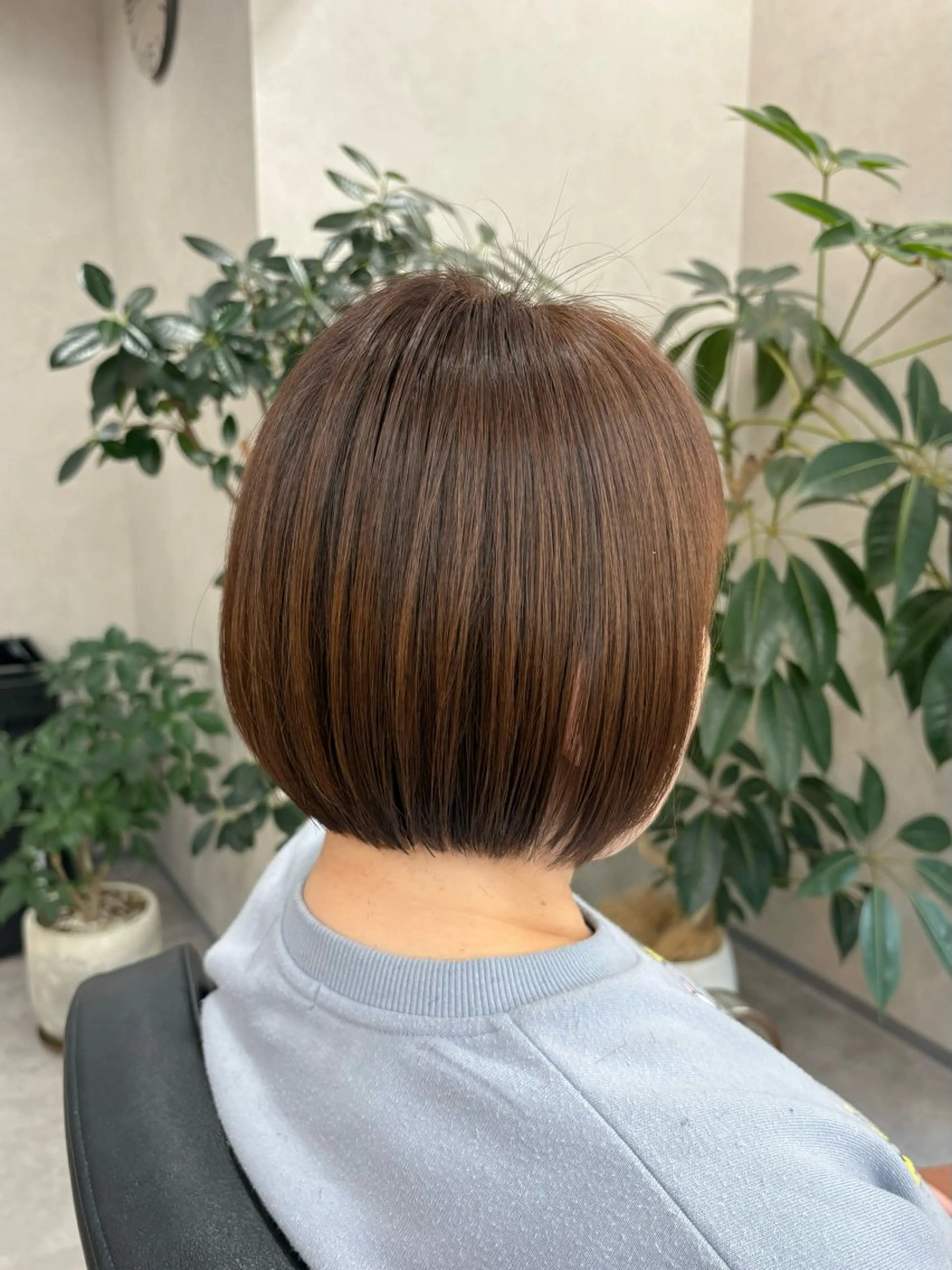 ショート カラー ベージュカラー ミルクティーベージュ ボブ カット ヘアカラー トリートメント qumu 横浜所属・🌿ボブ/縮毛矯正/ 透明感カラー🌿神永のヘアスタイル