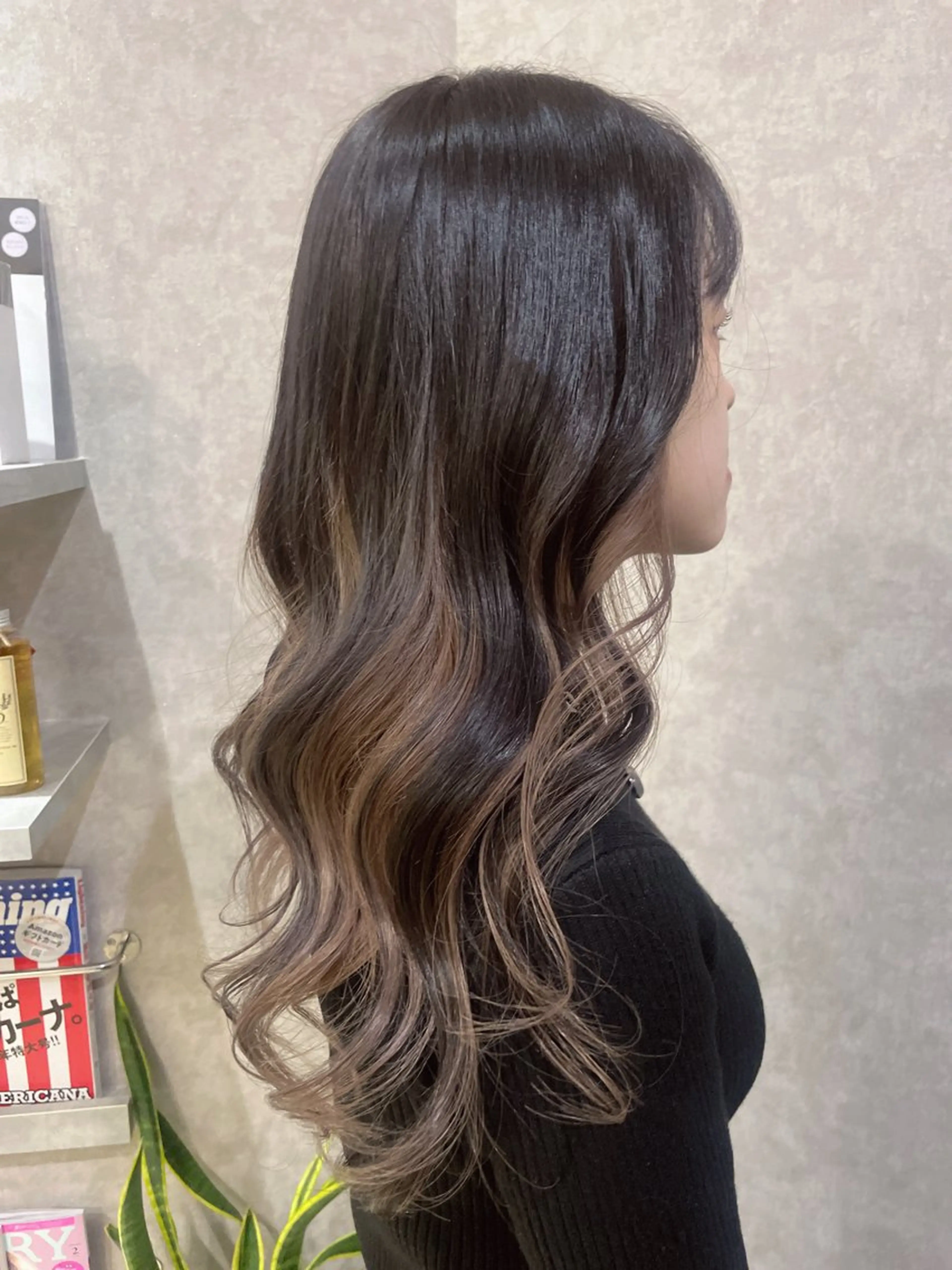 ロング カラー ヘアカラー Rina  のヘアスタイル