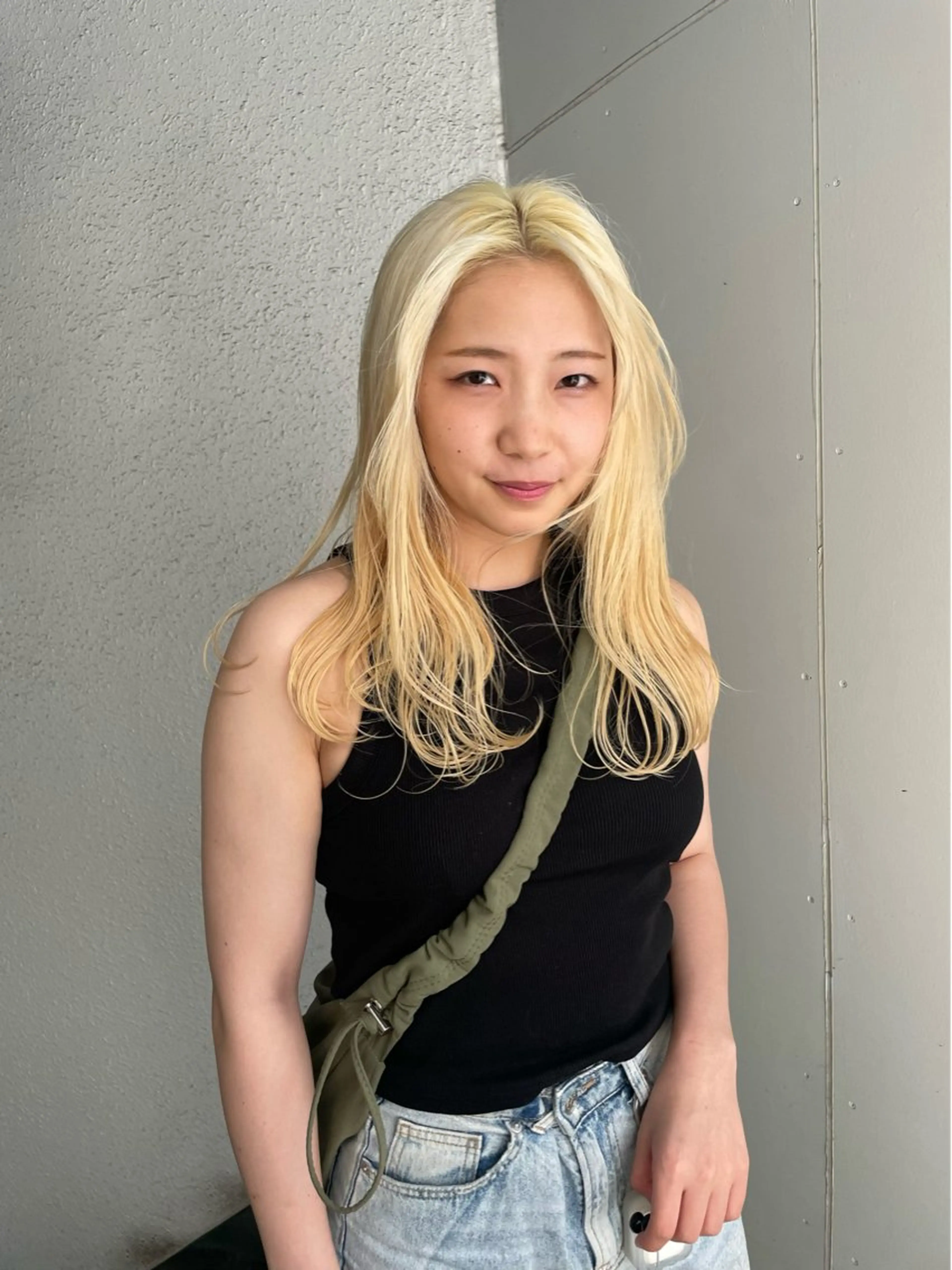 ミディアム カラー 抜きっぱなしブロンド ブロンド レイヤーカット ヘアカラー トリートメント ハイトーン/レイヤー 🌸さくらのヘアスタイル