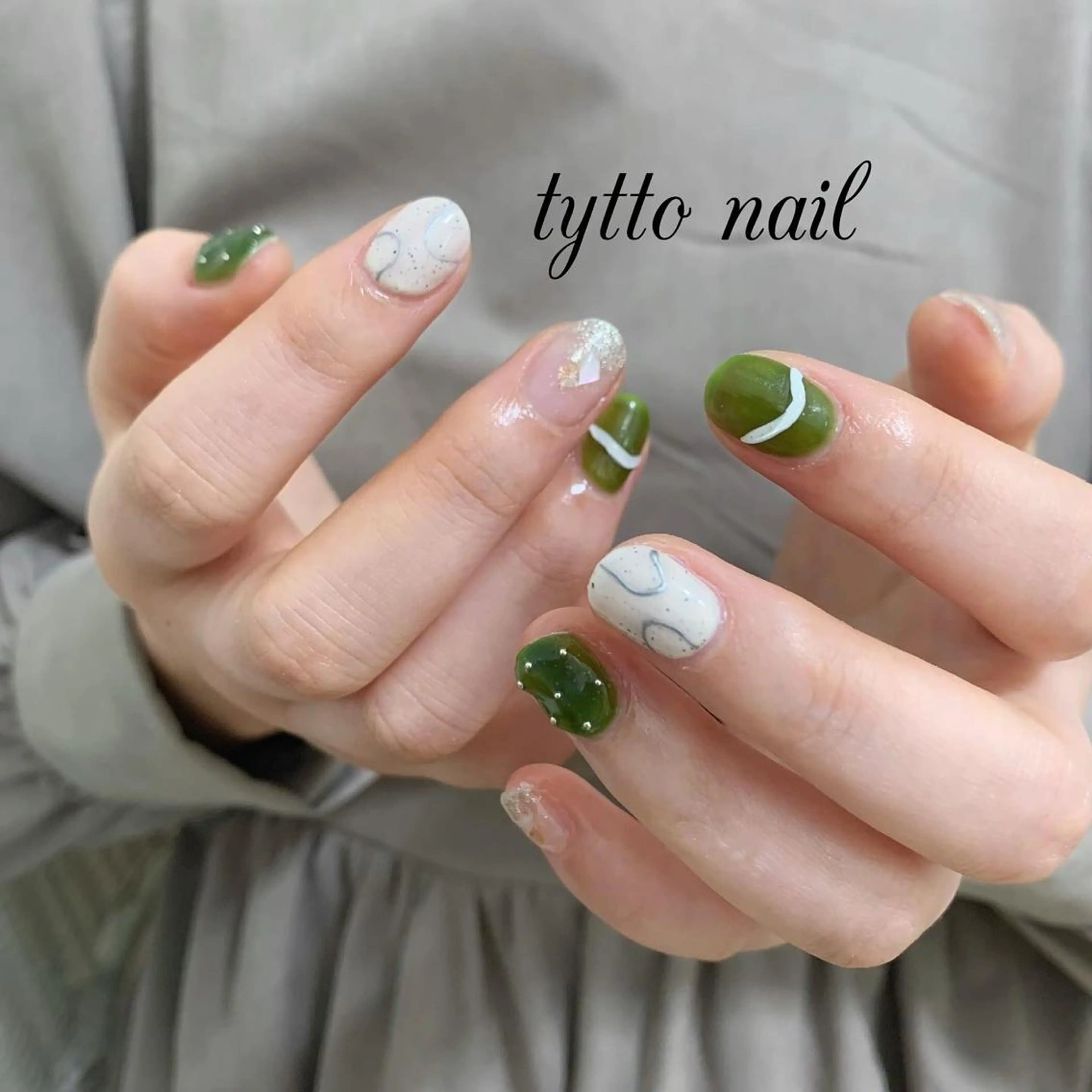 ネイル グラデーション グリーン 韓国ネイル ラメ(グリッター) ラメグラデーション ハンドネイル tytto nail ❤︎‪‪eri‪‪のネイルデザイン