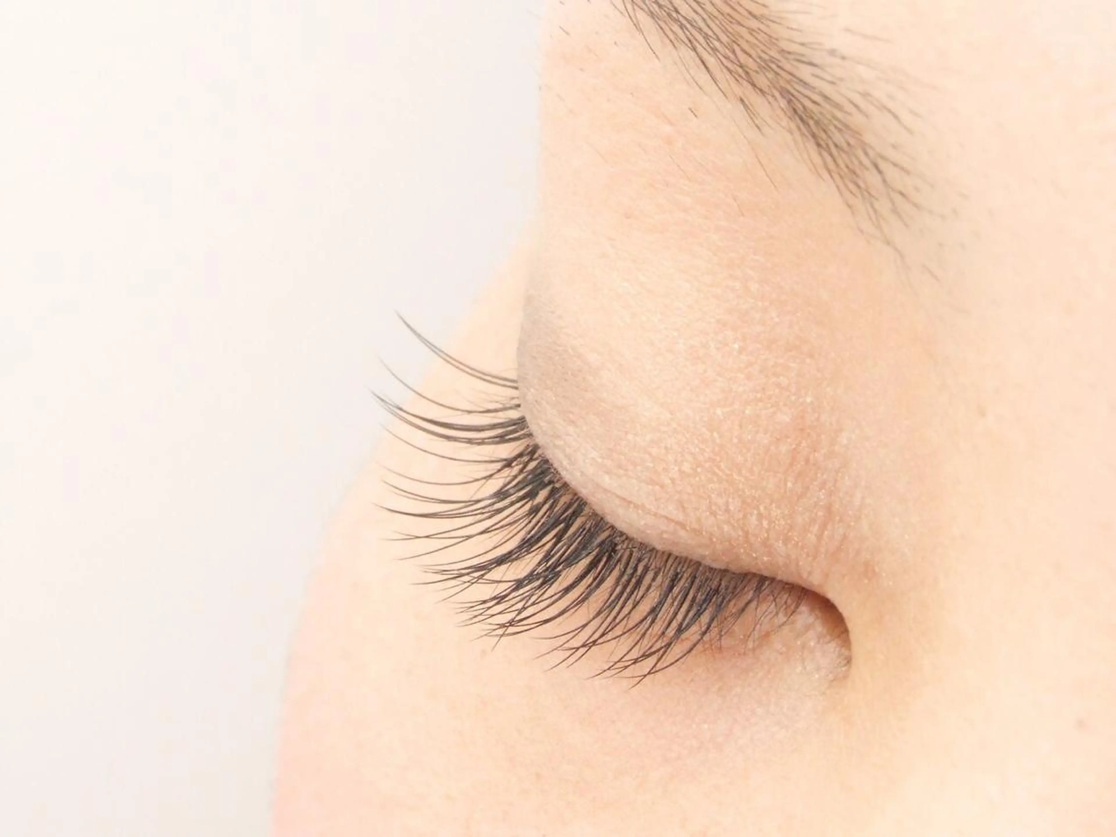 マツエク・マツパ 米倉 群のヘアスタイル