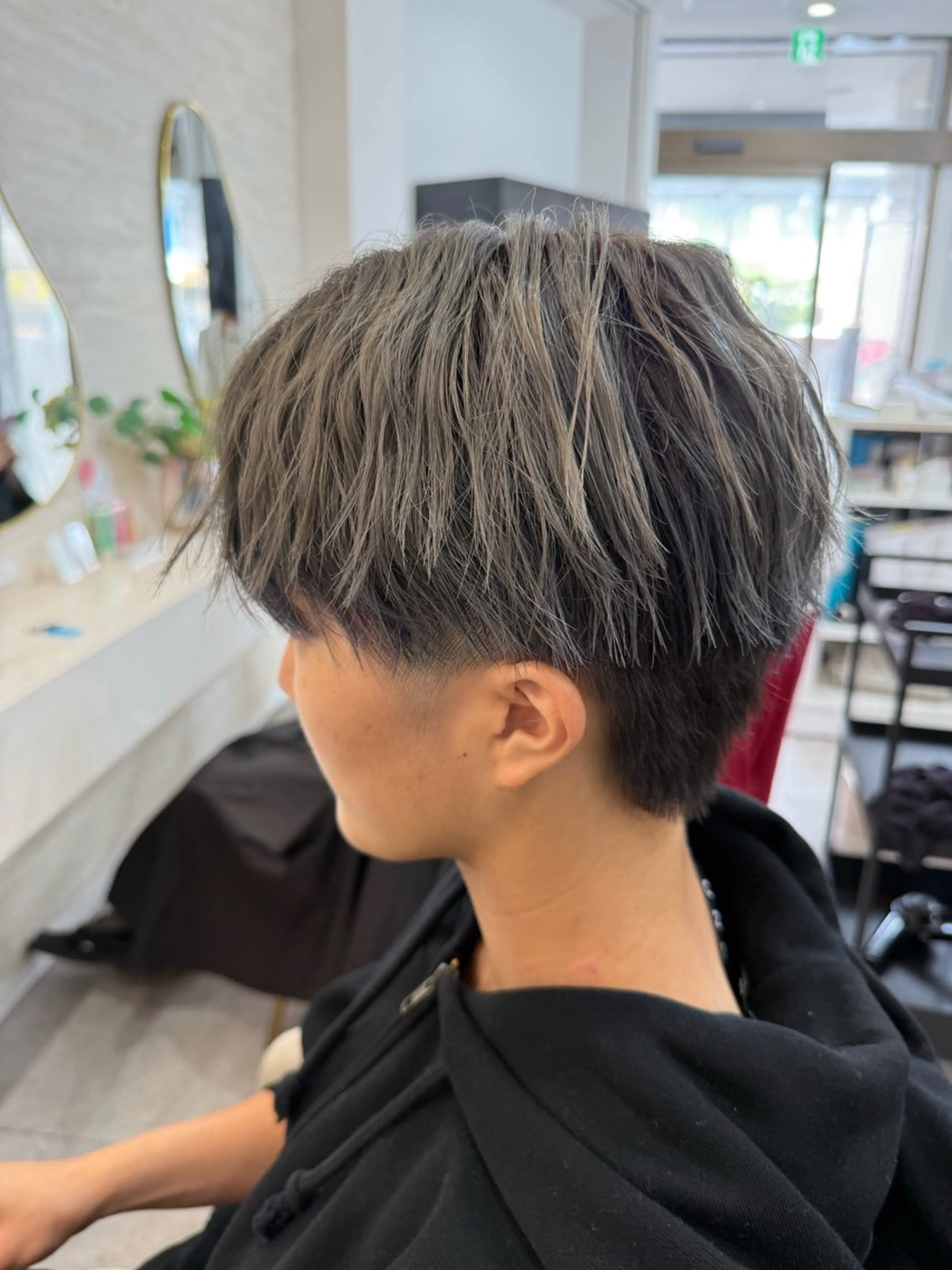 ショート パーマ メンズ ショートヘア 村崎乙華/透明感/ 韓国風/レイヤーのヘアスタイル