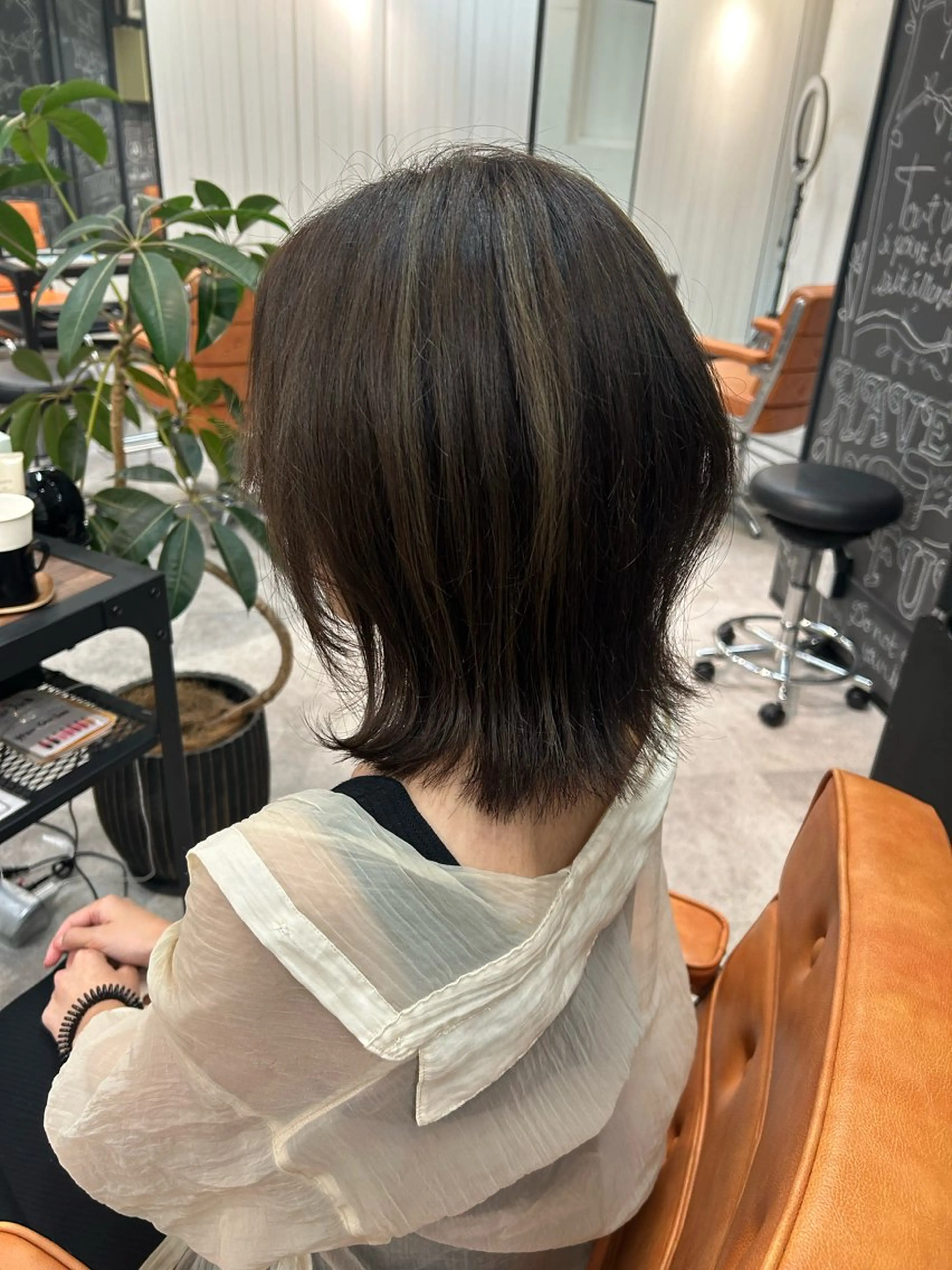 ミディアム カラー アッシュ ウルフカット カット ヘアカラー トリートメント ウルフカット レイヤーカット上柿のヘアスタイル