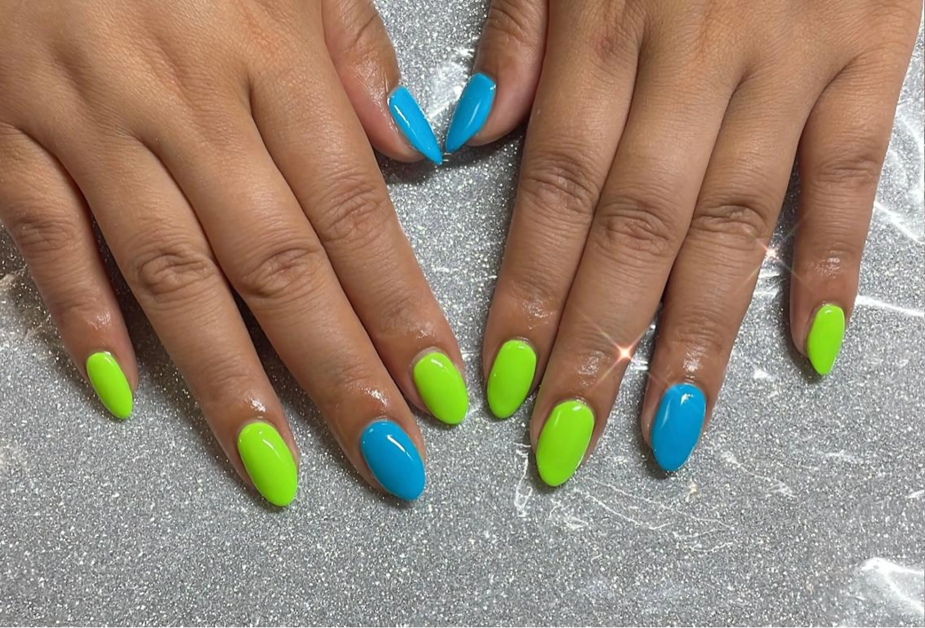 ネイル ハンドネイル VIERU 🌈🎀💖のネイルデザイン