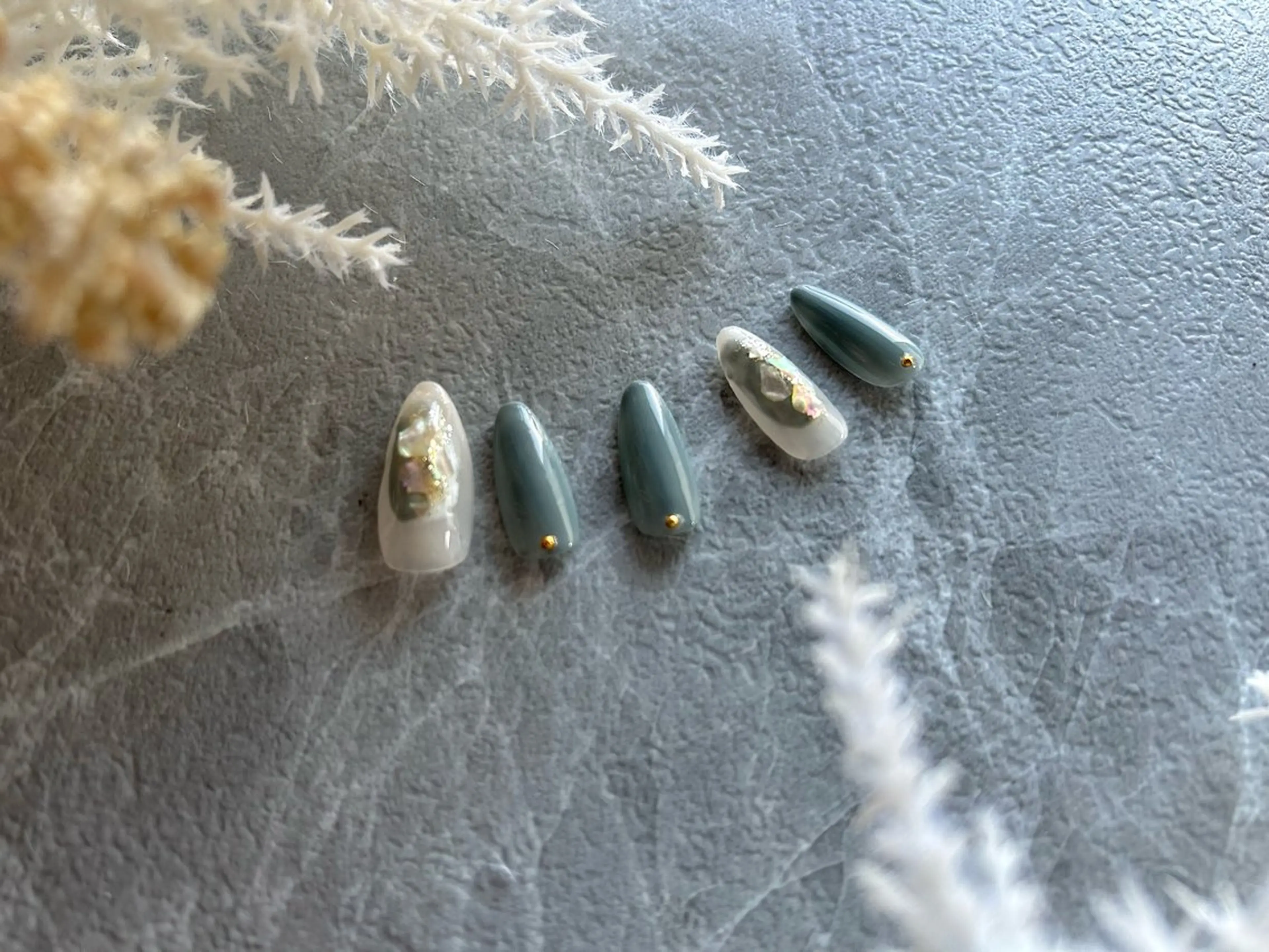 ネイル フットネイル マグネットネイル シンプルネイル 冬ネイル ハンドネイル 中村 春菜のネイルデザイン