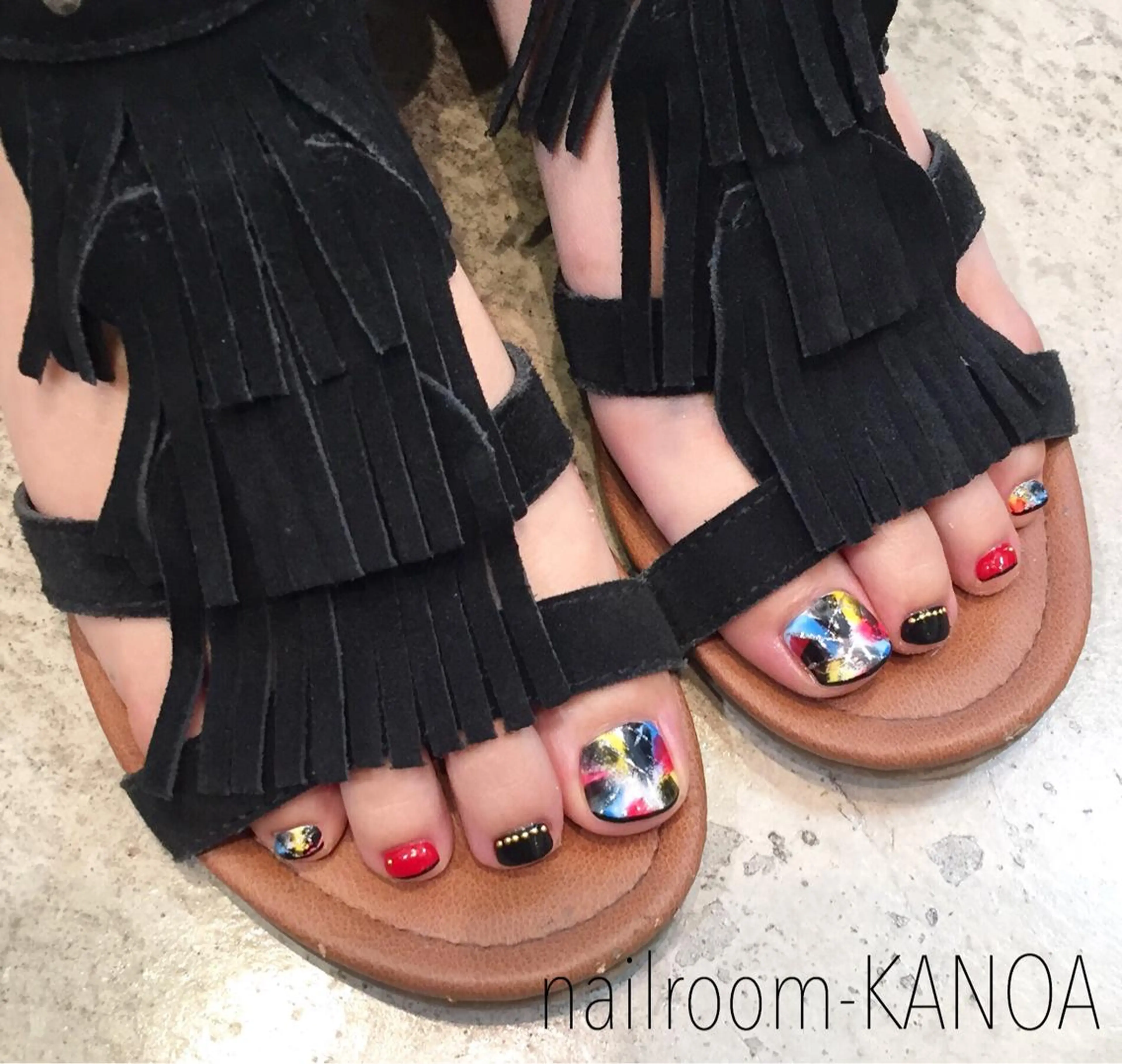 ショート ネイル フットネイル ニュアンスネイル nailroom- KANOAのネイルデザイン