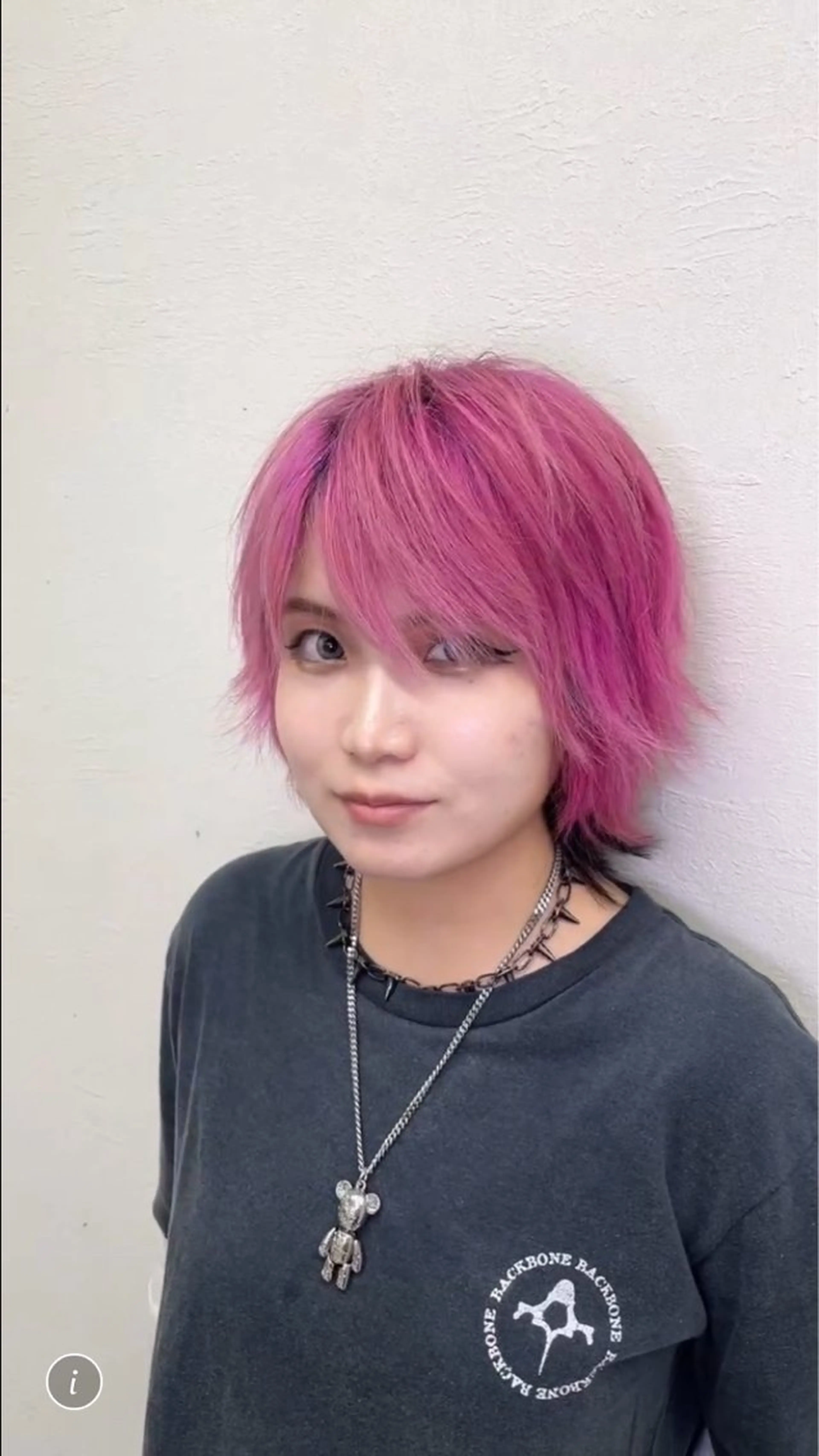 ショート ブリーチカラー KONNOのヘアスタイル