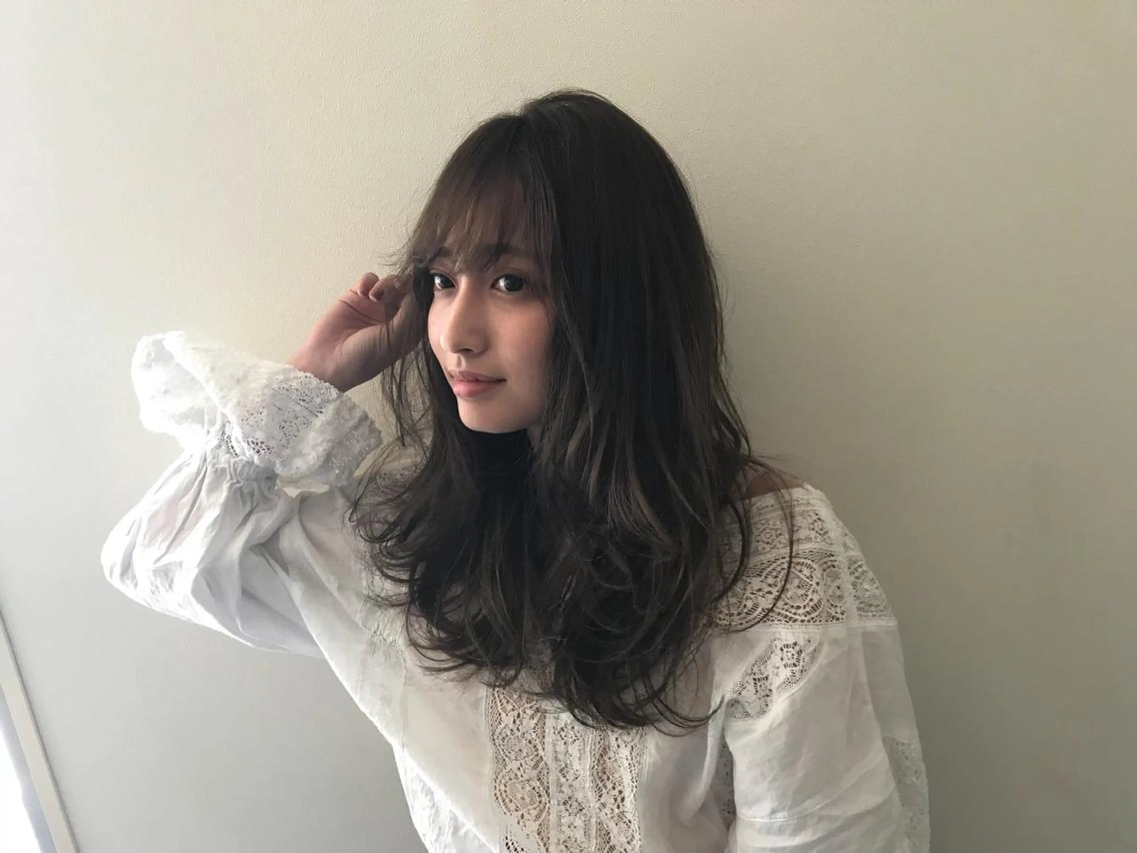 セミロング カット ヘアカラー 縮毛矯正 トリートメント 髪質改善縮毛矯正/暖 色カラー/ウエダカナのヘアスタイル