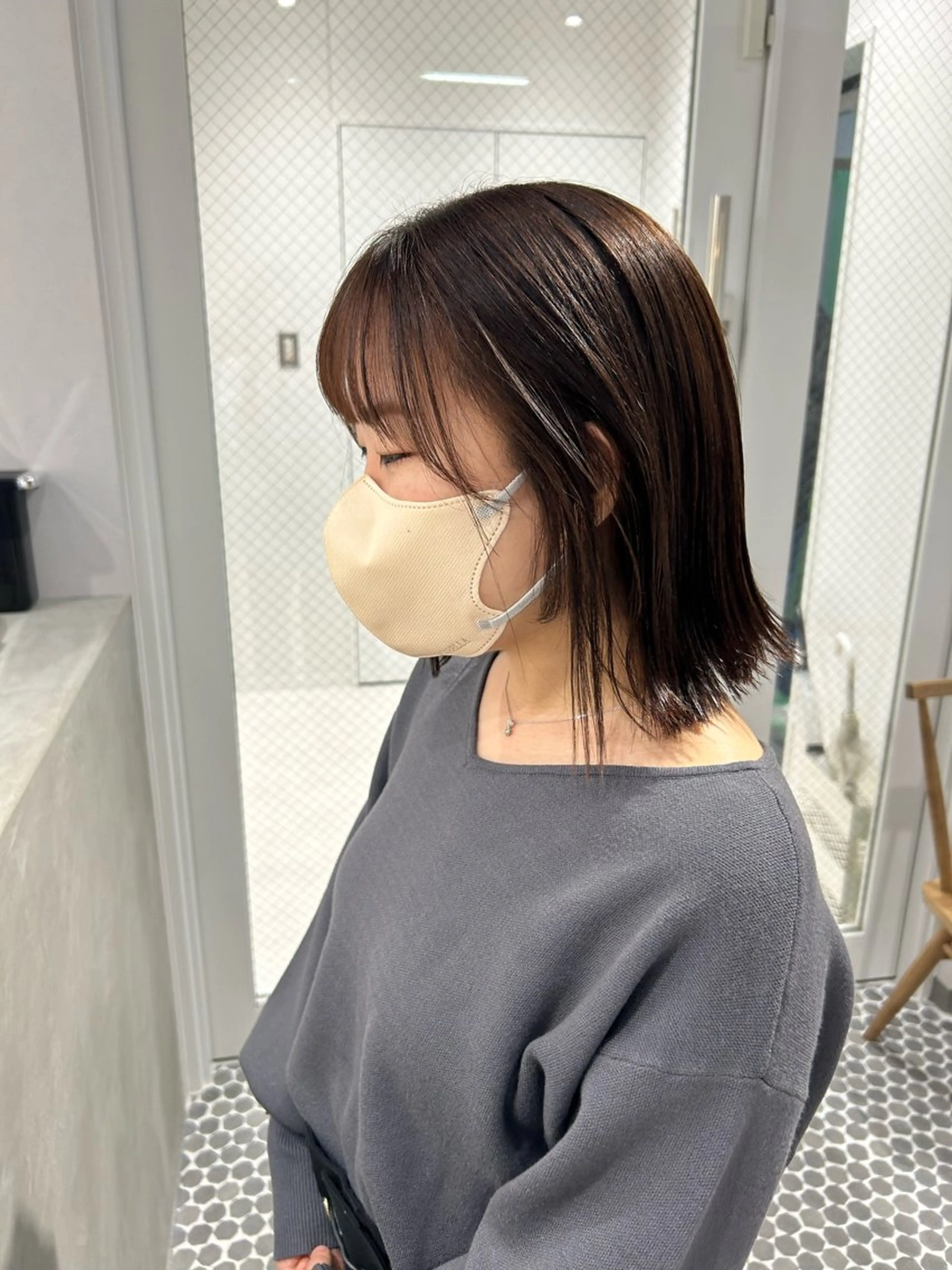 ミディアム ボブ 外ハネヘア 縮毛矯正 トリートメント SALOWIN栄 三丁目 木戸里実のヘアスタイル