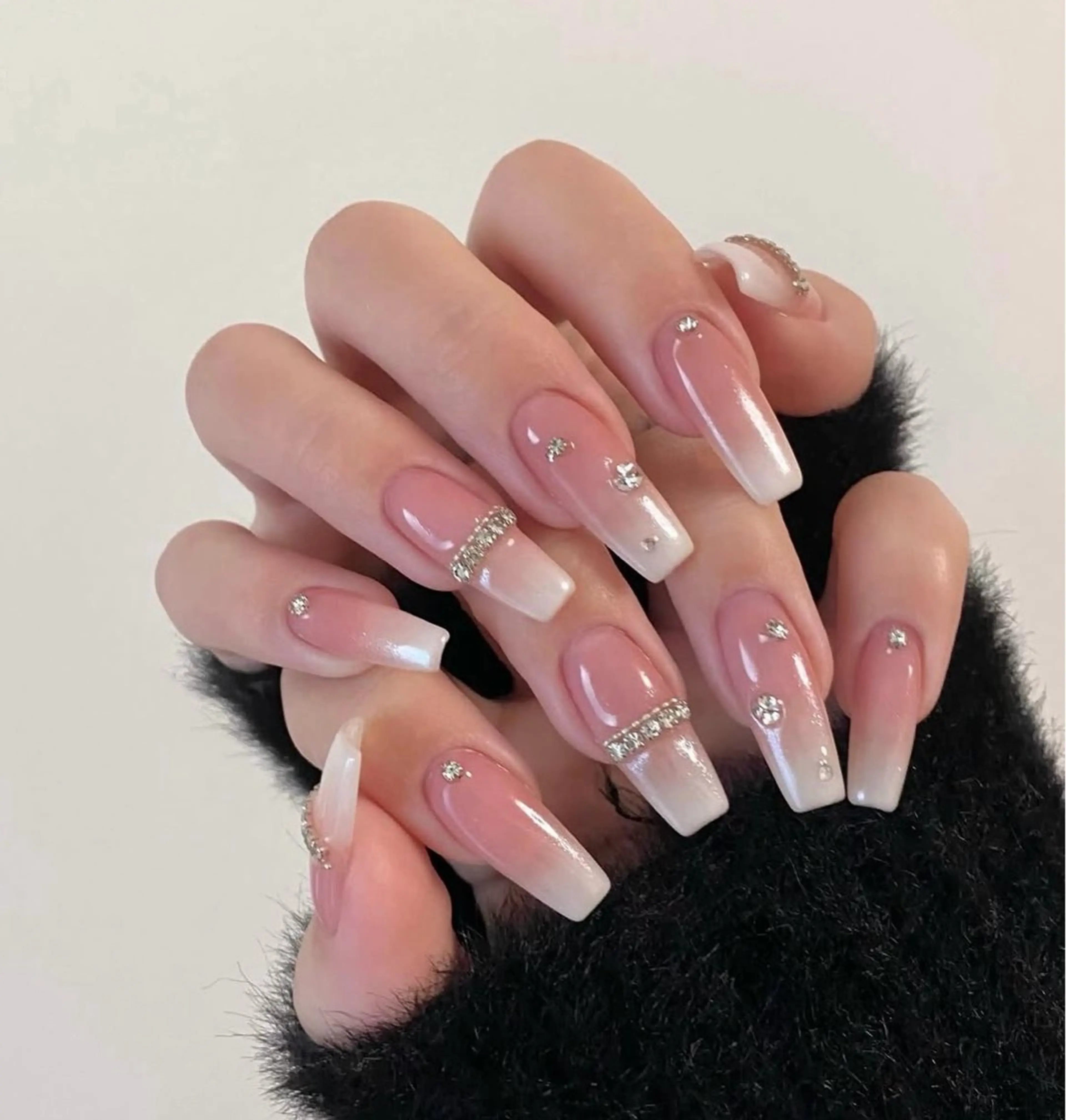 ネイル グラデーション キラキラネイル ワンカラーネイル 冬ネイル Jenn Nail Salonのネイルデザイン