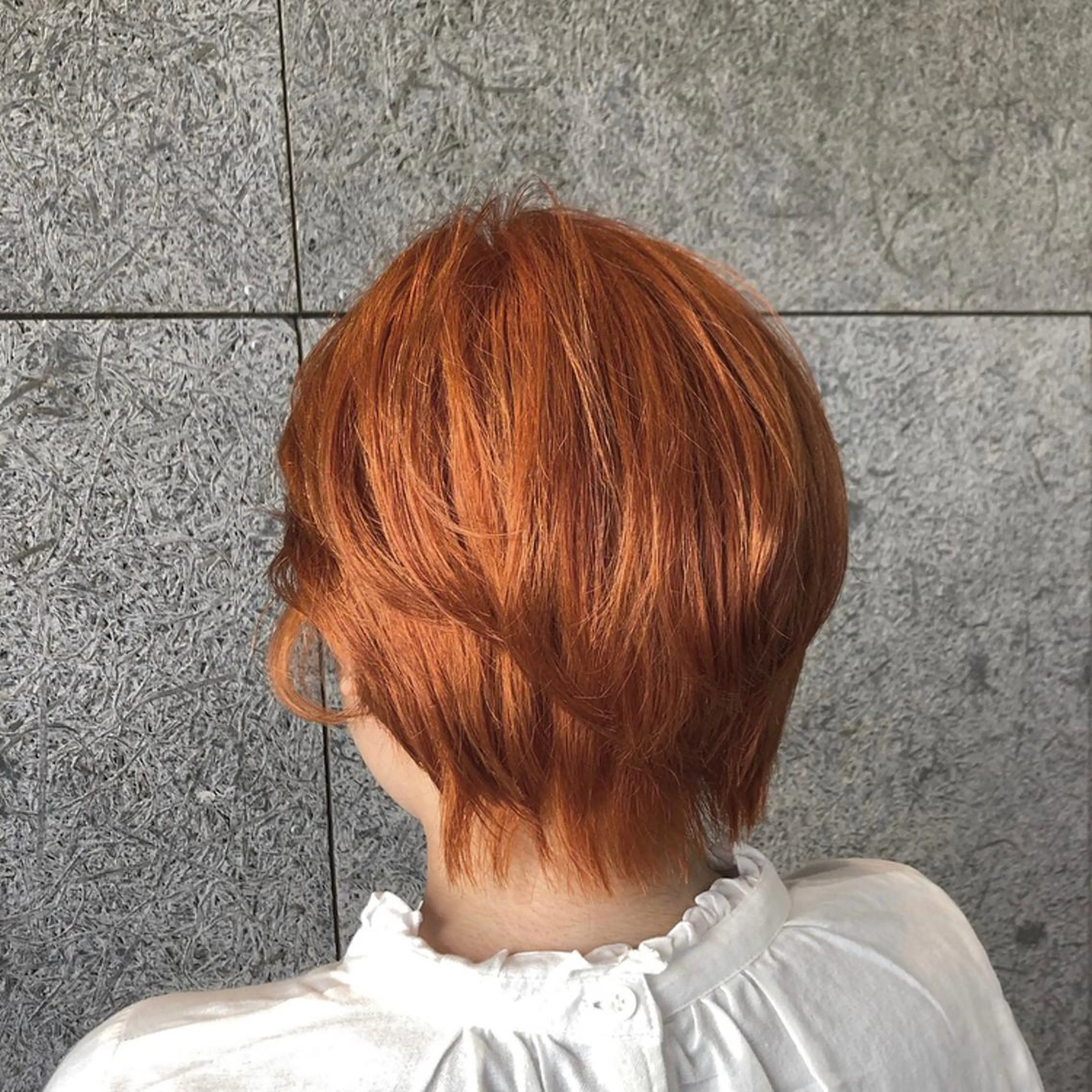 ショート カラー ブリーチ オレンジ ヘアカラー トリートメント カトウ ユウカのヘアスタイル