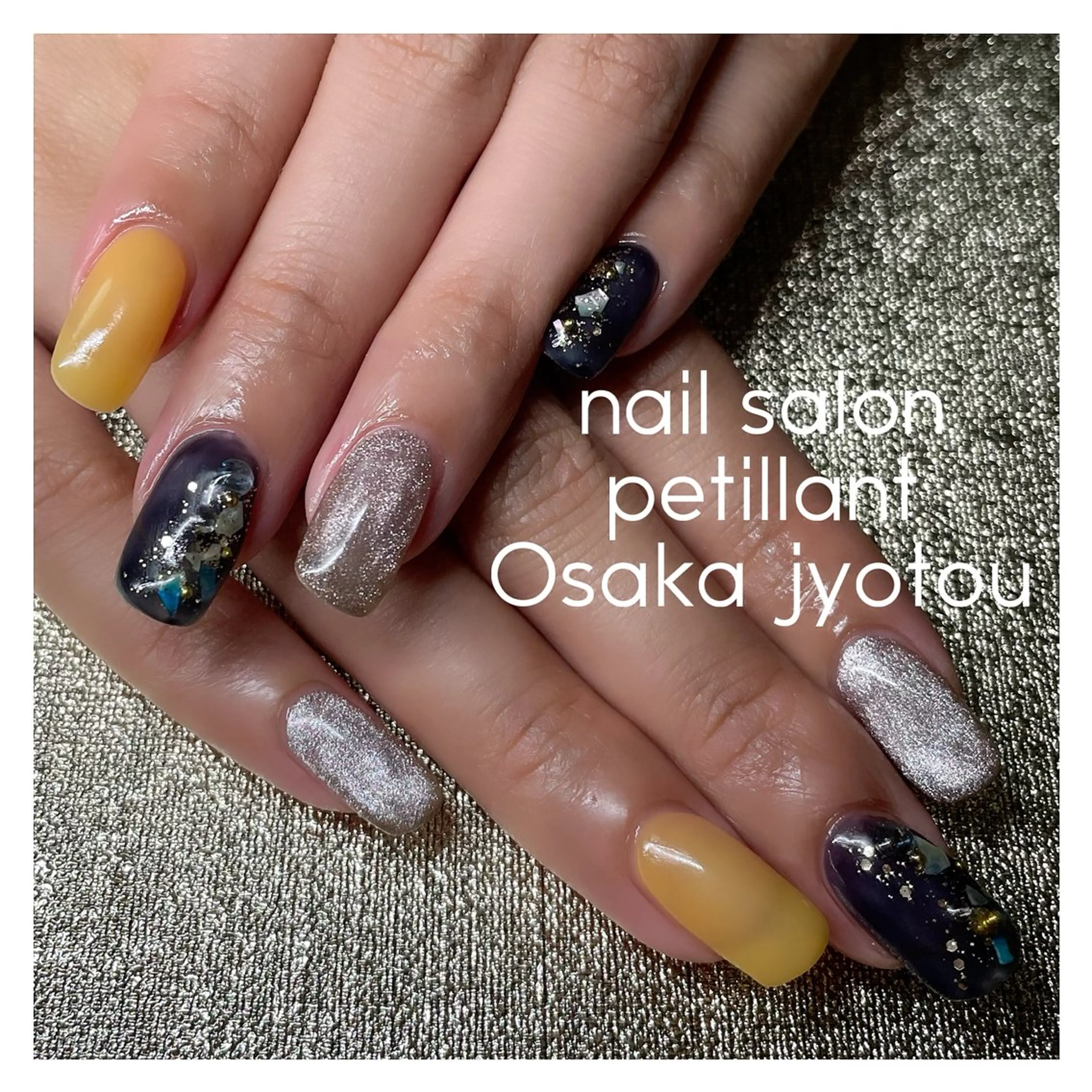 ネイル クリアネイル ネイビー 黄色 nail salon petillantのネイルデザイン