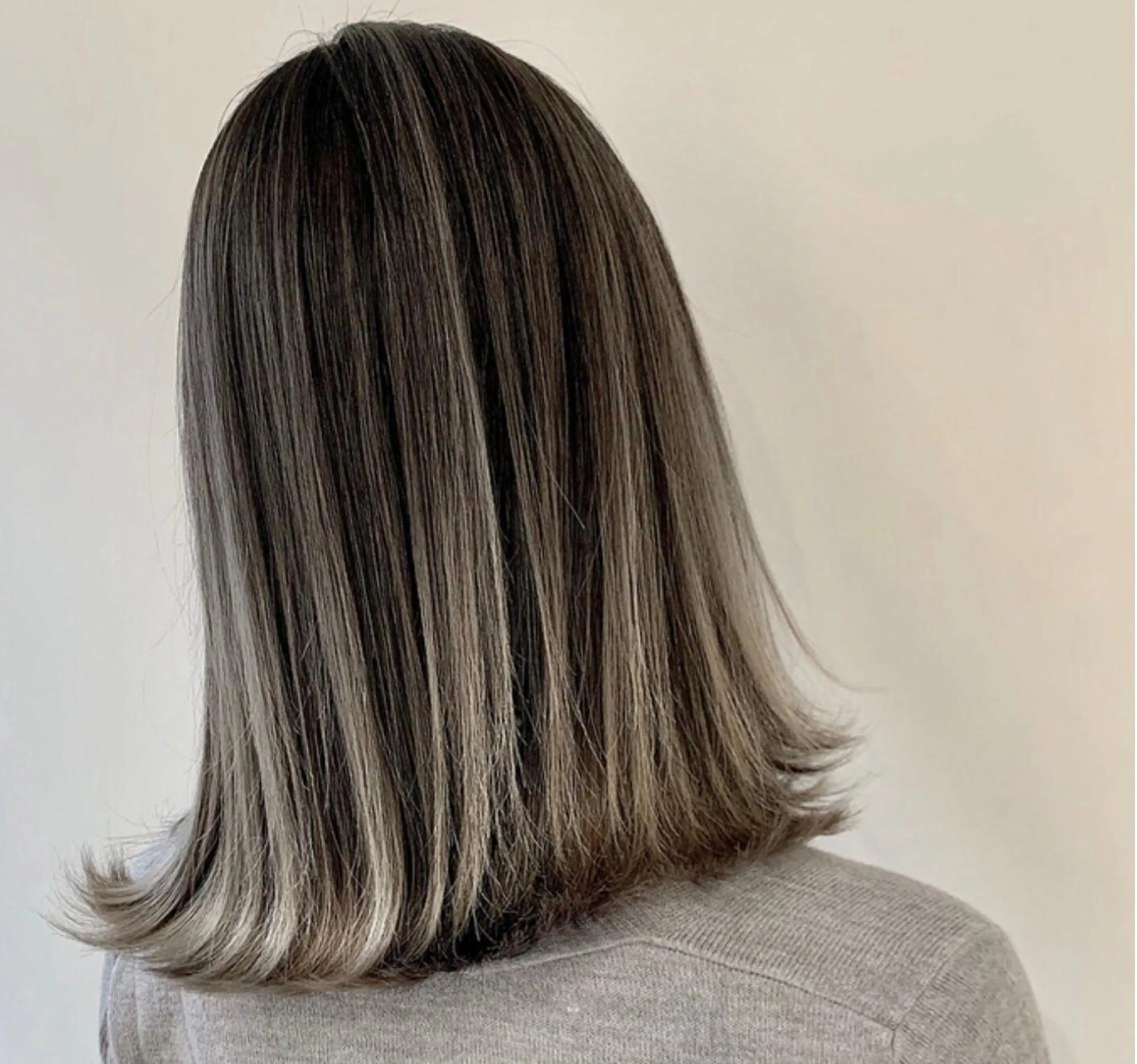 ミディアム カラー グラデーションカラー Seventh Senseのヘアスタイル