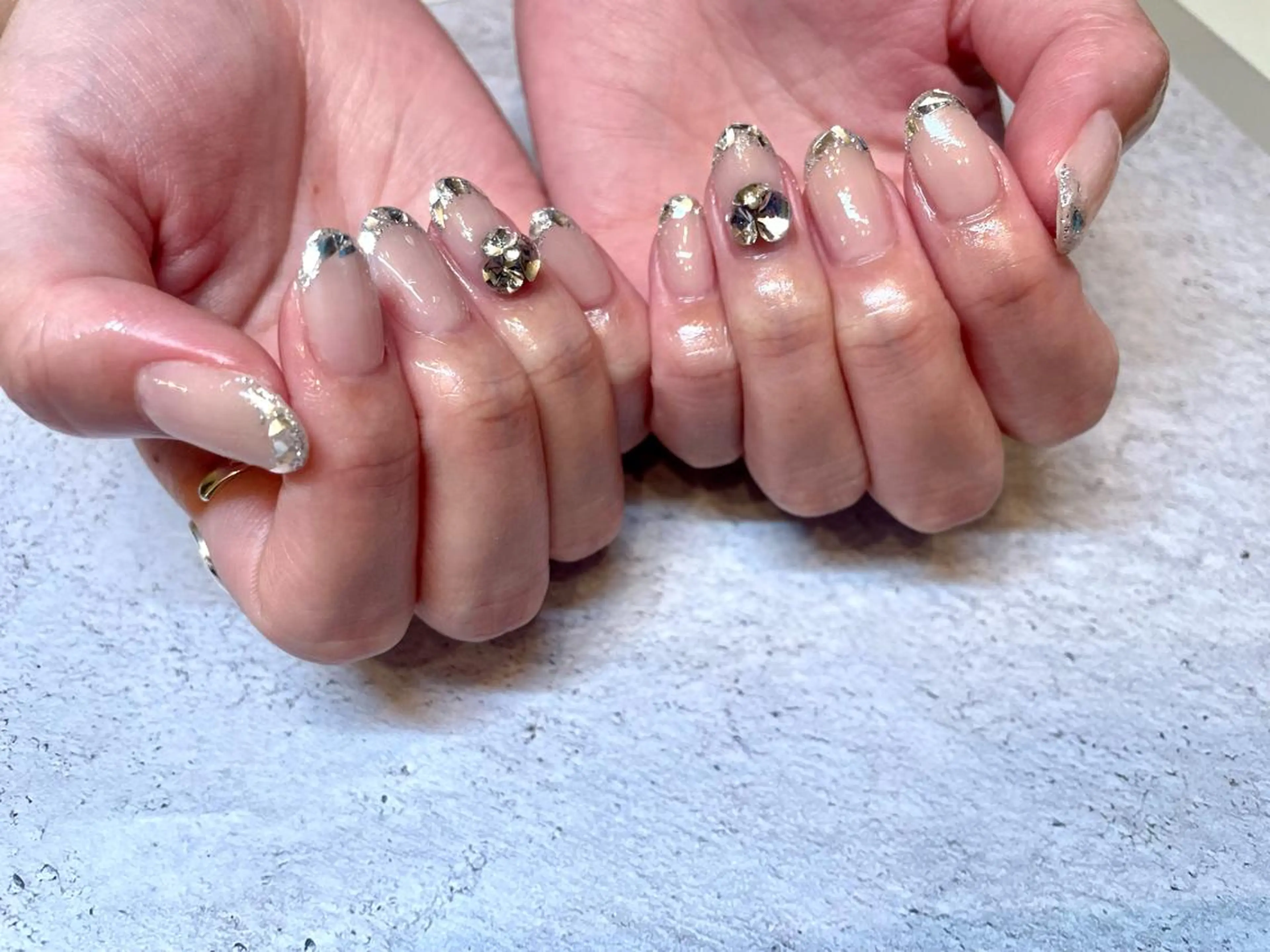 ネイル フレンチネイル ガラスフレンチ salon te.のネイルデザイン