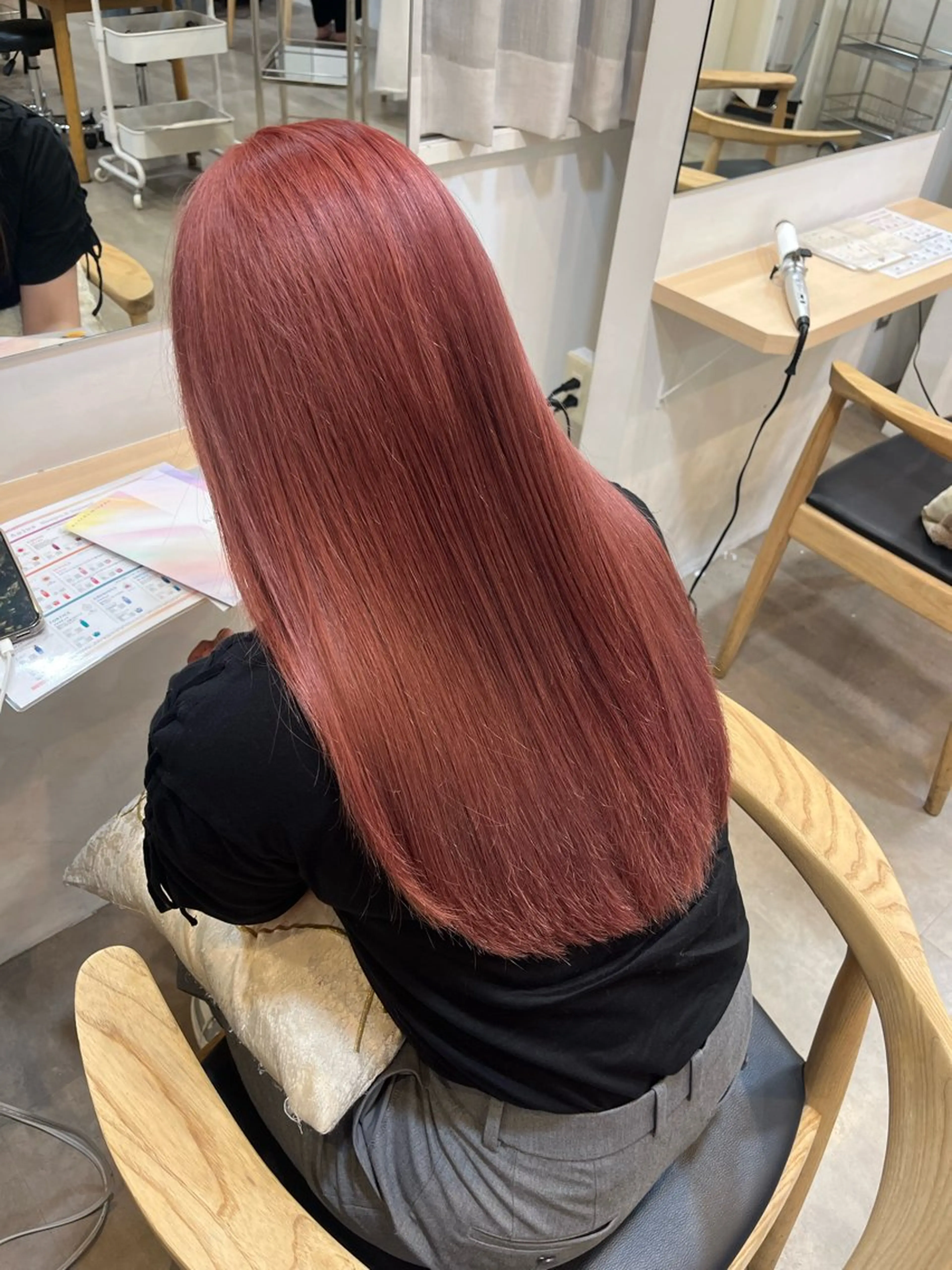 ロング カラー ブリーチ オレンジ ピンクカラー ヘアカラー トリートメント 𝒀𝒖𝒊𝒏𝒂 梅田/透明感カラーのヘアスタイル