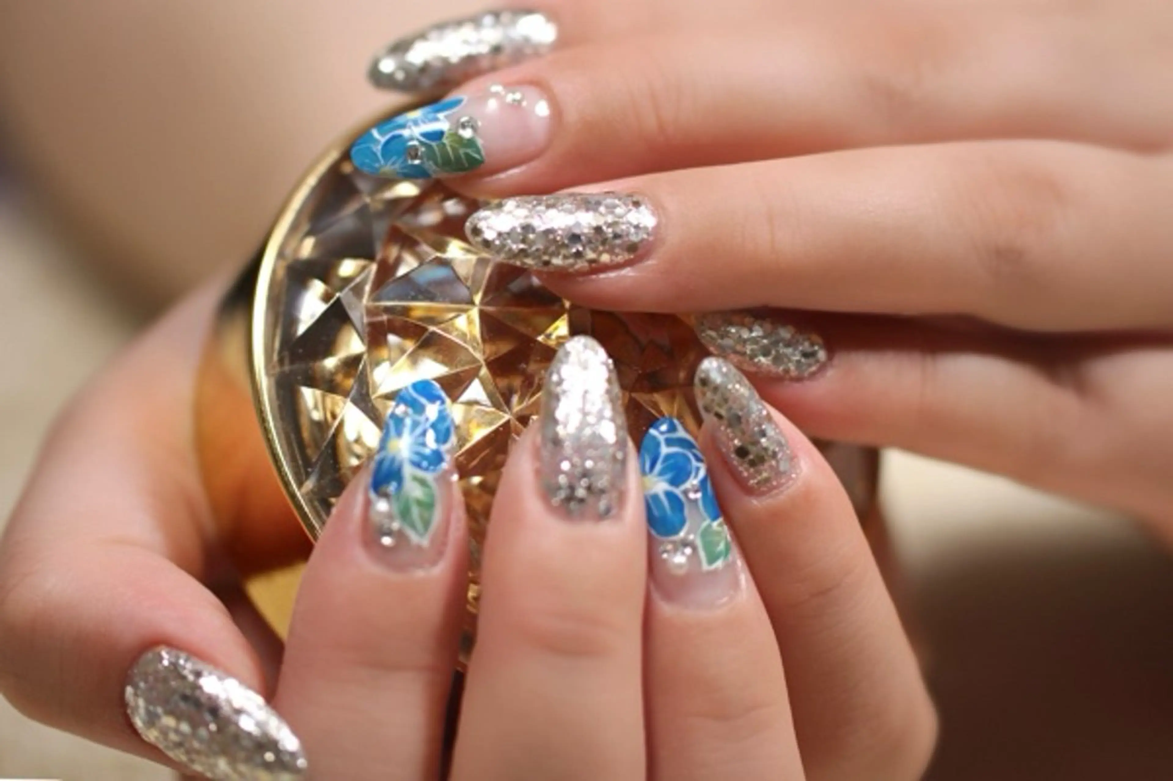 ネイル アートネイル ジェルネイル ラメ(グリッター) シルバー しみ えんのネイルデザイン