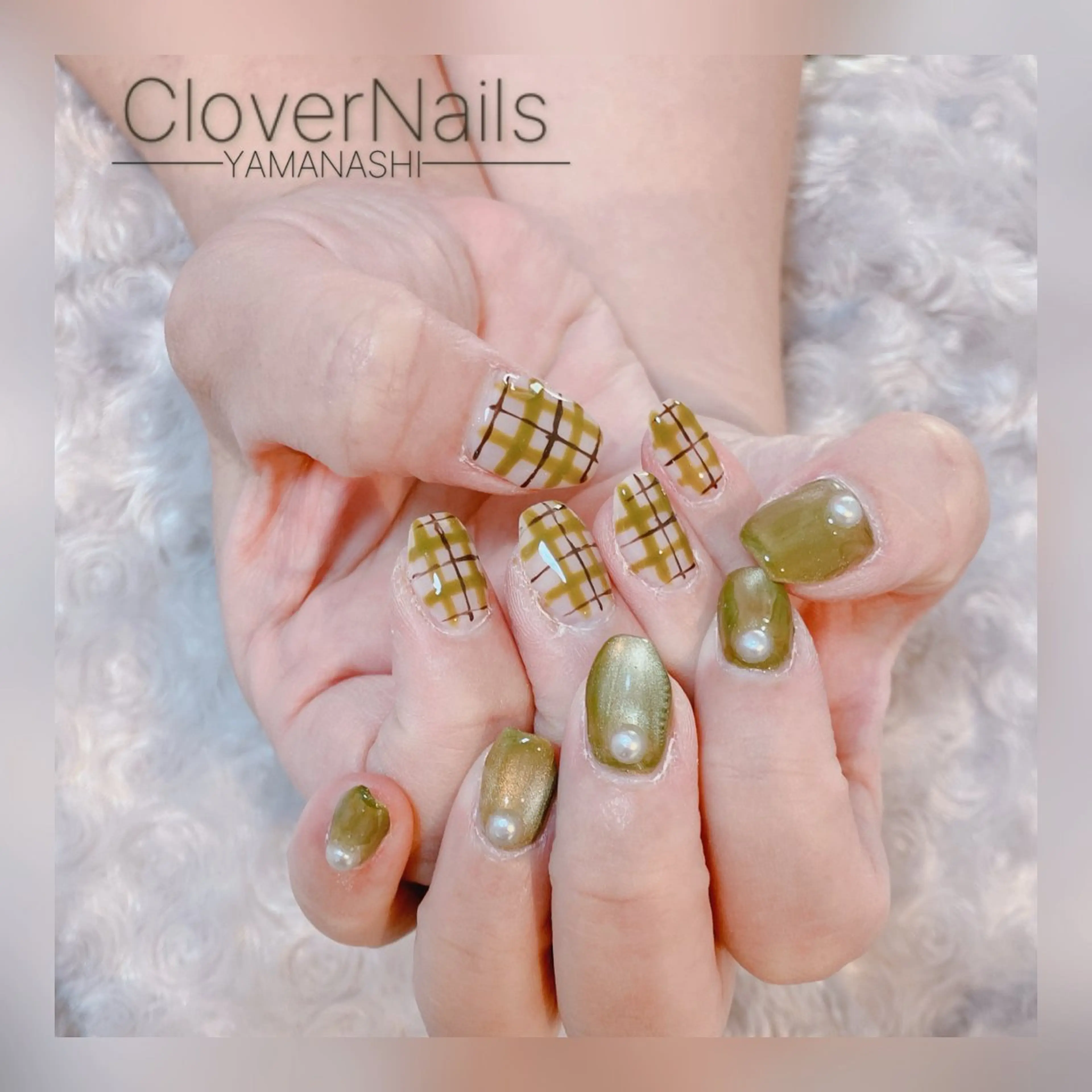 ネイル グリーン マグネットネイル ニュアンスネイル ピスタチオネイル ハンドネイル 自宅ネイルサロン クロバーネイルのネイルデザイン