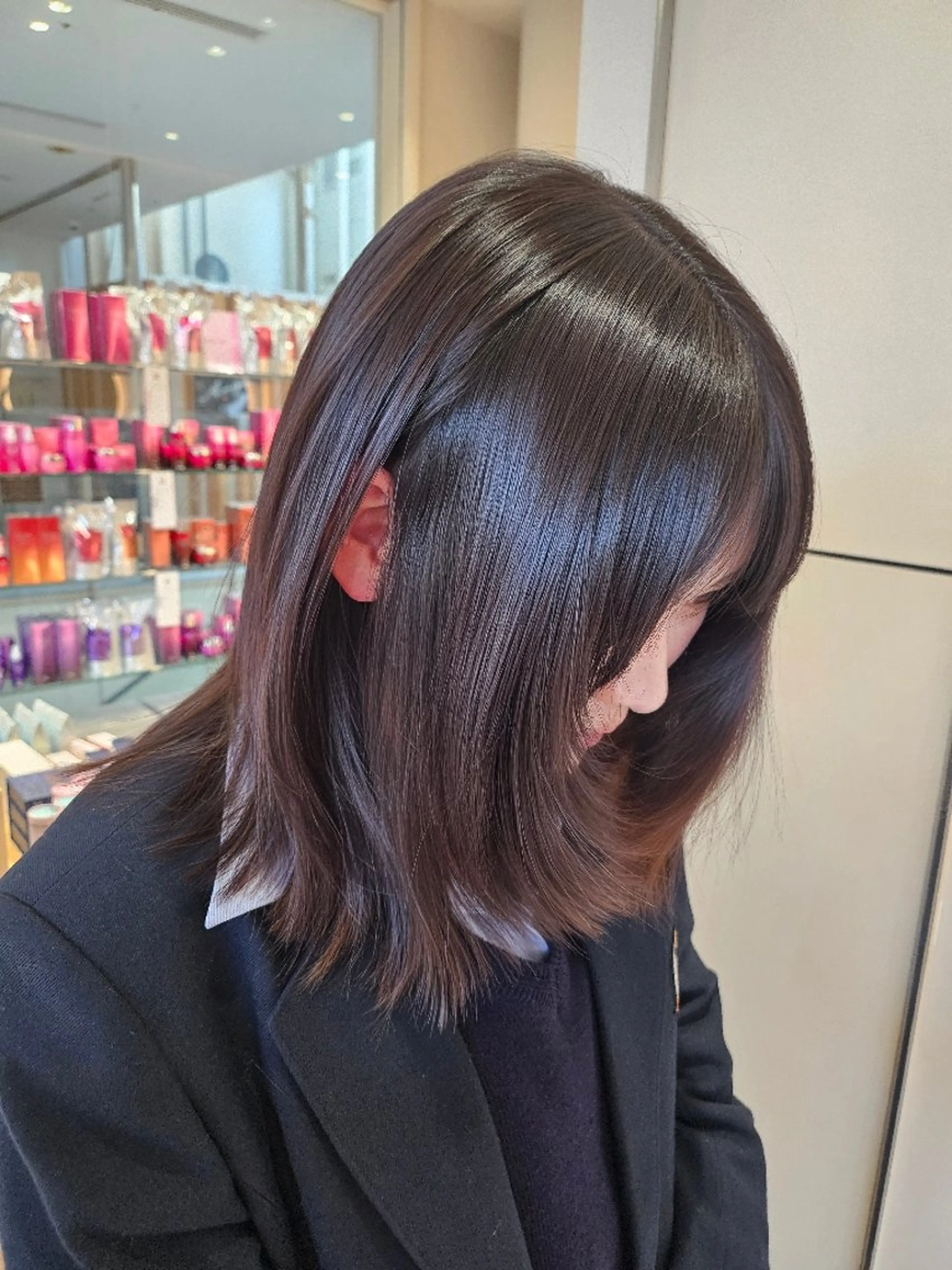 ミディアム カット 矢野 伶菜のヘアスタイル
