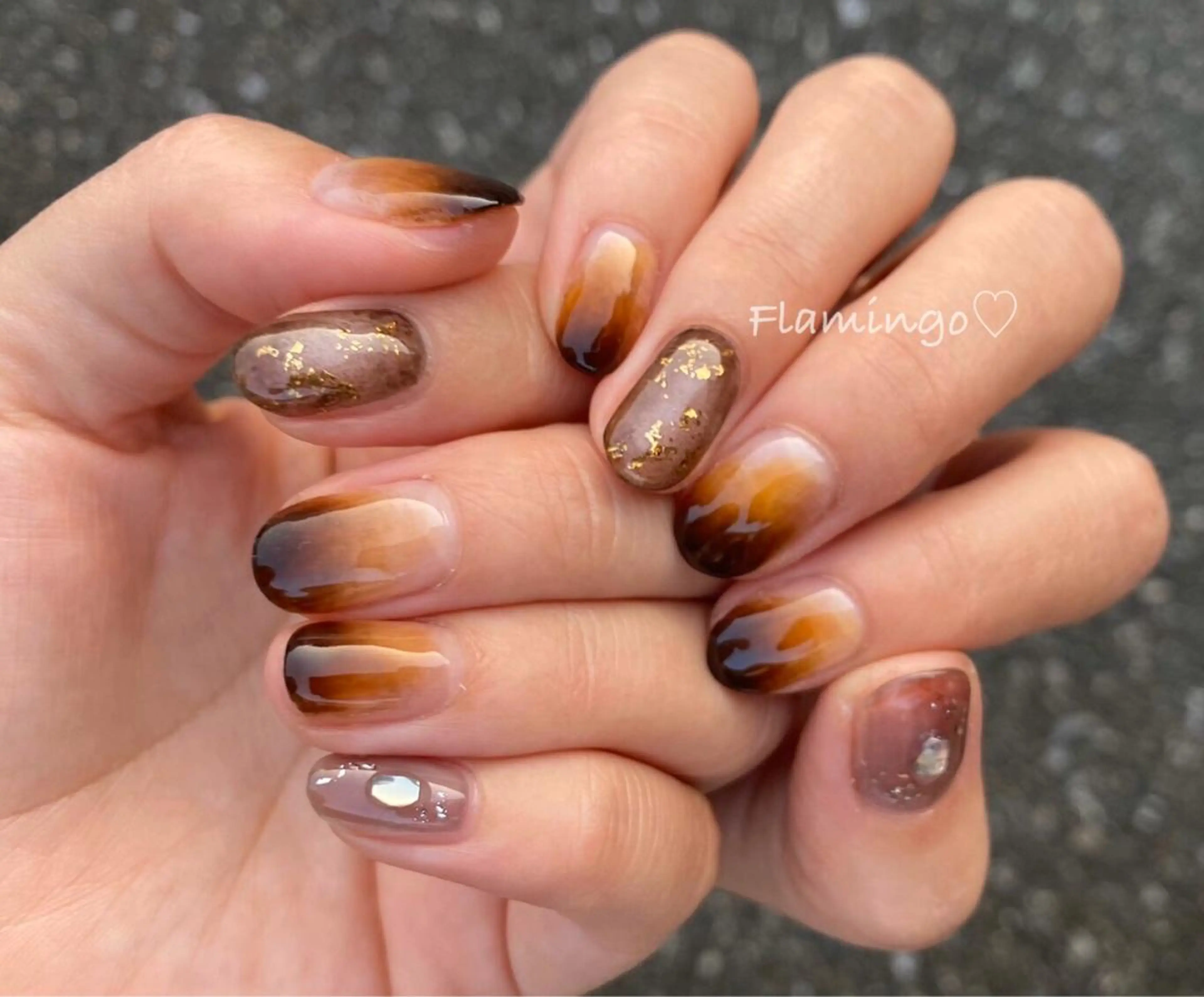 ネイル ブラウン ジェルネイル グラデーション ニュアンスネイル フィルイン／自爪育成 ／爪に優しい施術のネイルデザイン