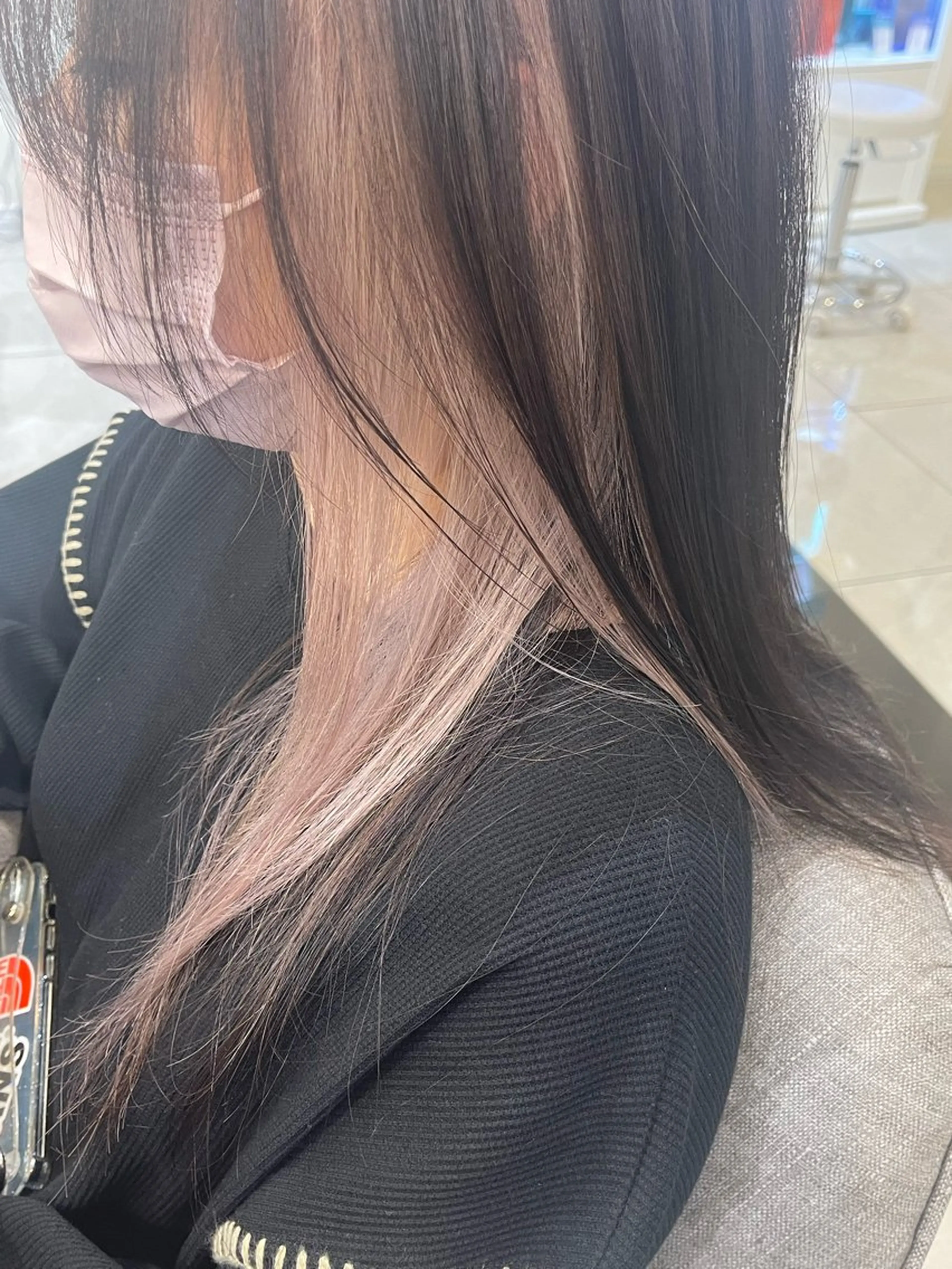 ロング カラー 濱田輝レイヤー 韓国風 ハイトーンのヘアスタイル