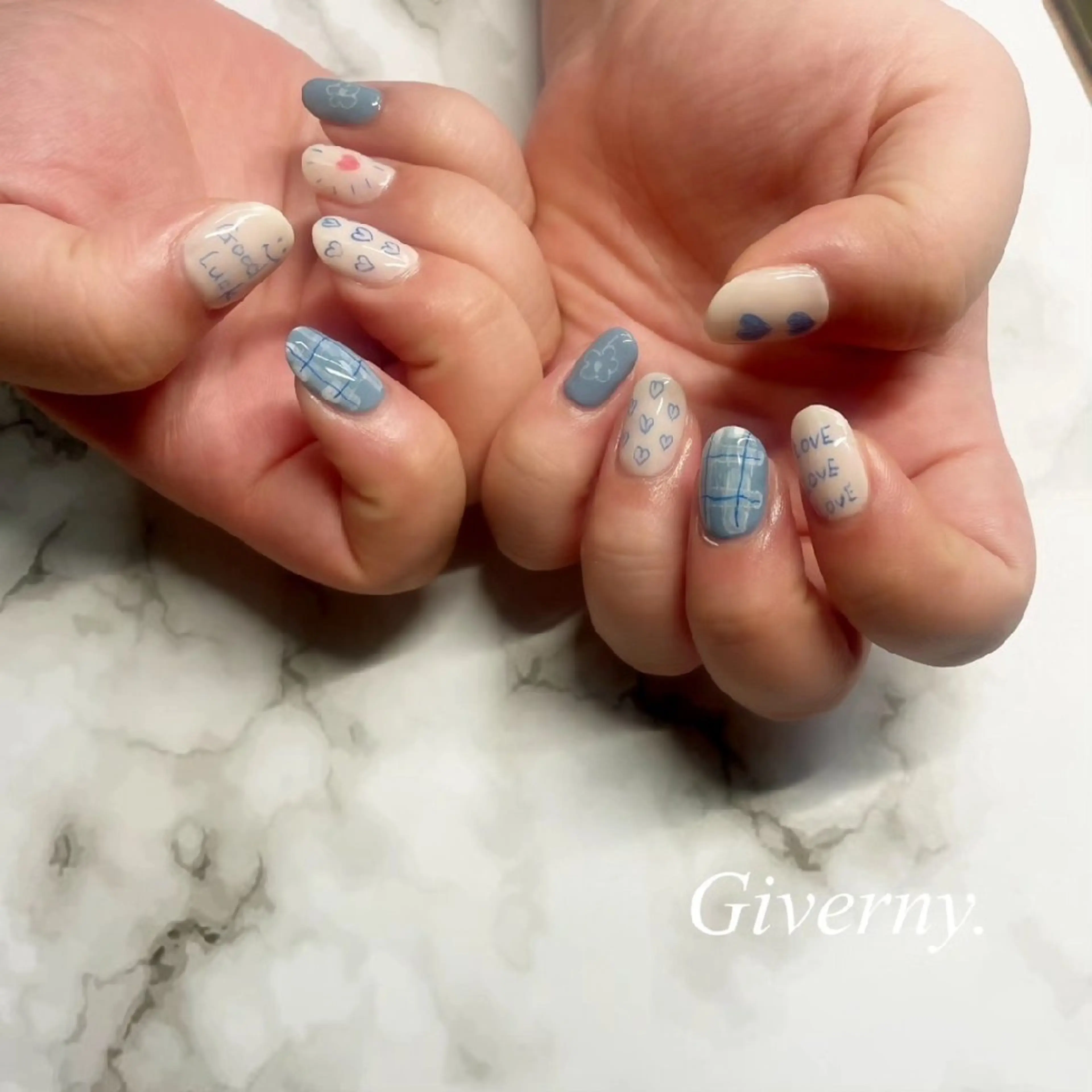 ネイル ハート ハンドネイル Giverny .のネイルデザイン