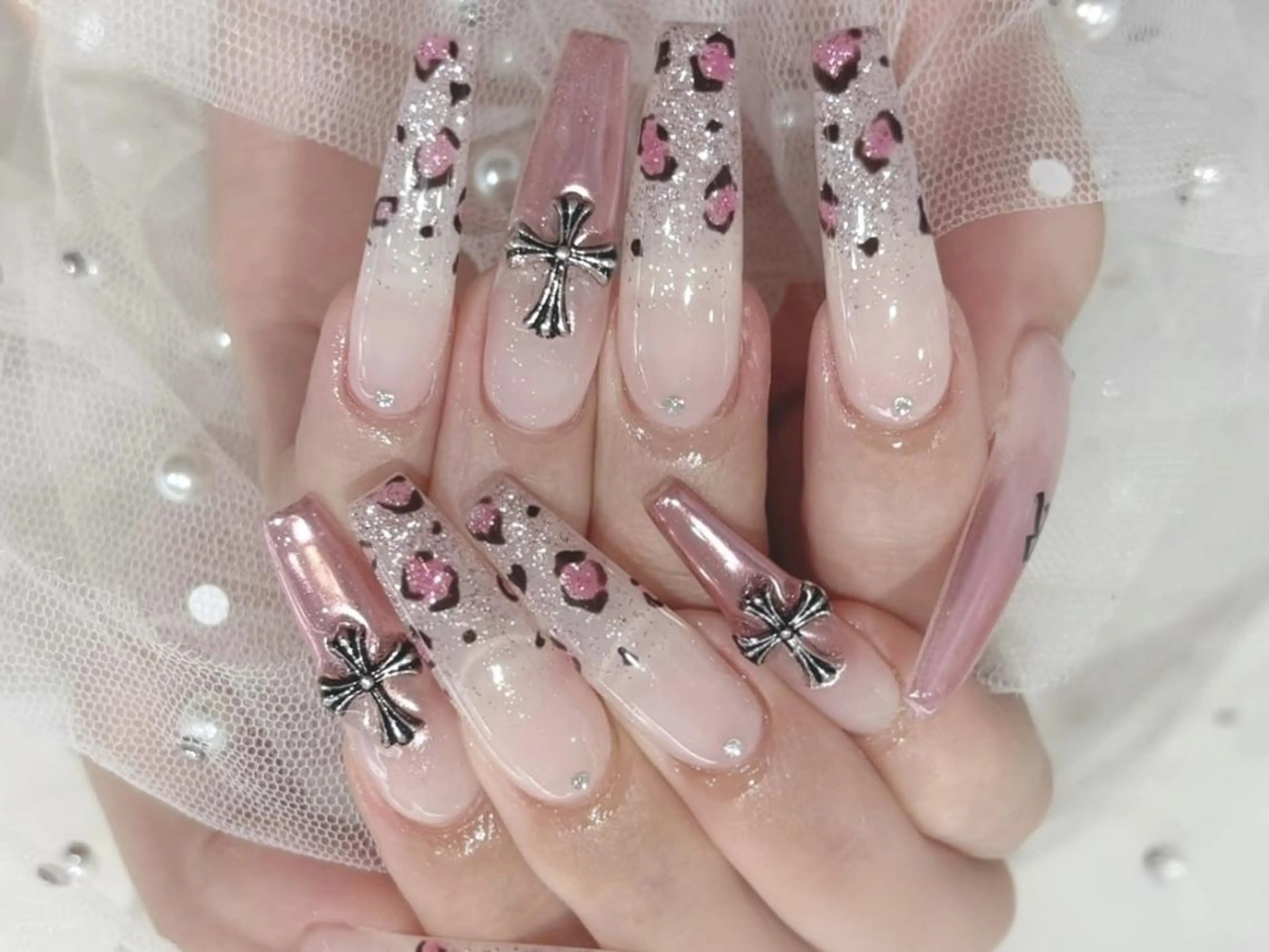 メンズ ネイル メンズ韓国風 アートネイル フレンチネイル ジェルネイル キラキラネイル Bloom kabukiのネイルデザイン