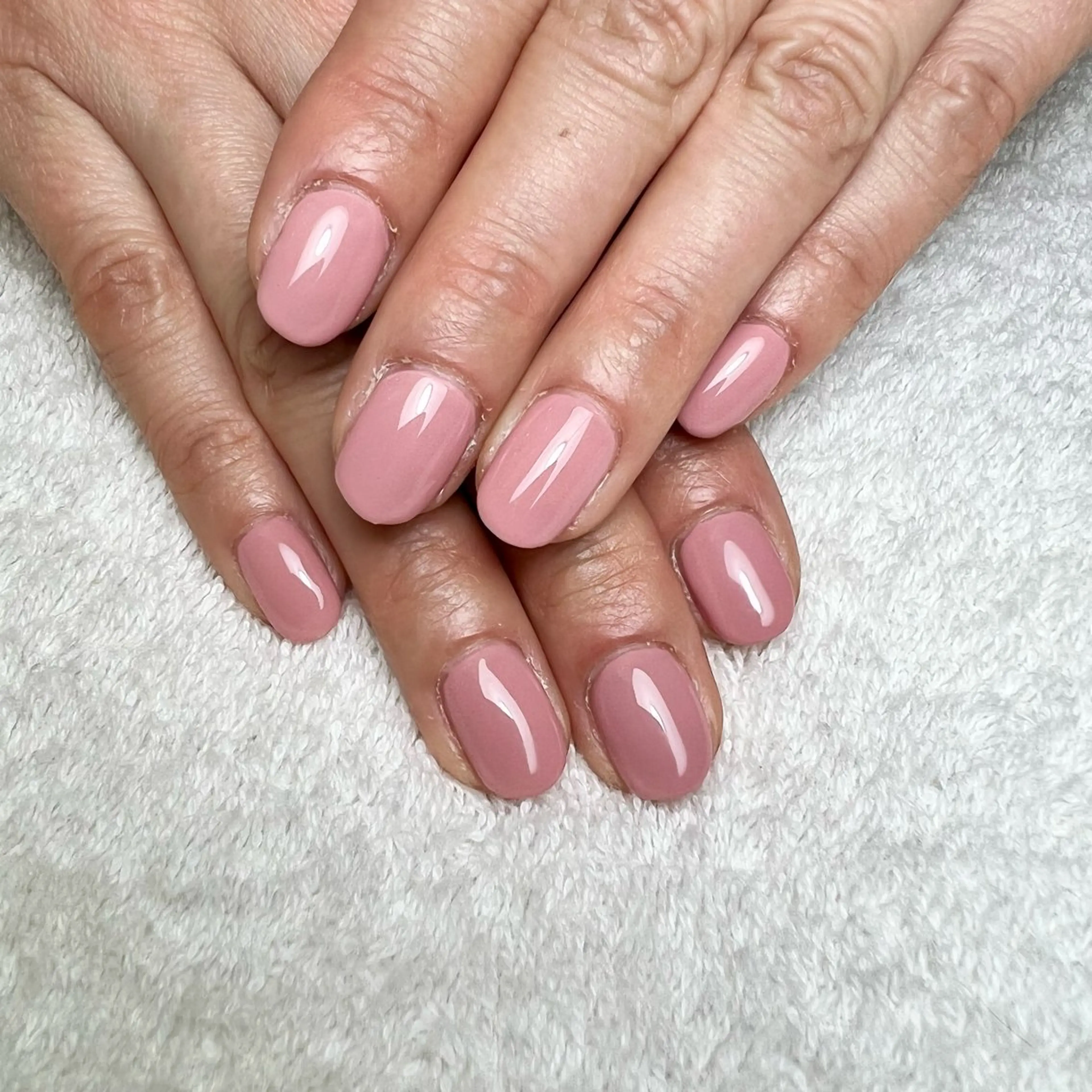 ネイル オフィスネイル ワンカラーネイル シンプルネイル ハンドネイル COCO+所属・COCO +のエステ・リラクイメージ