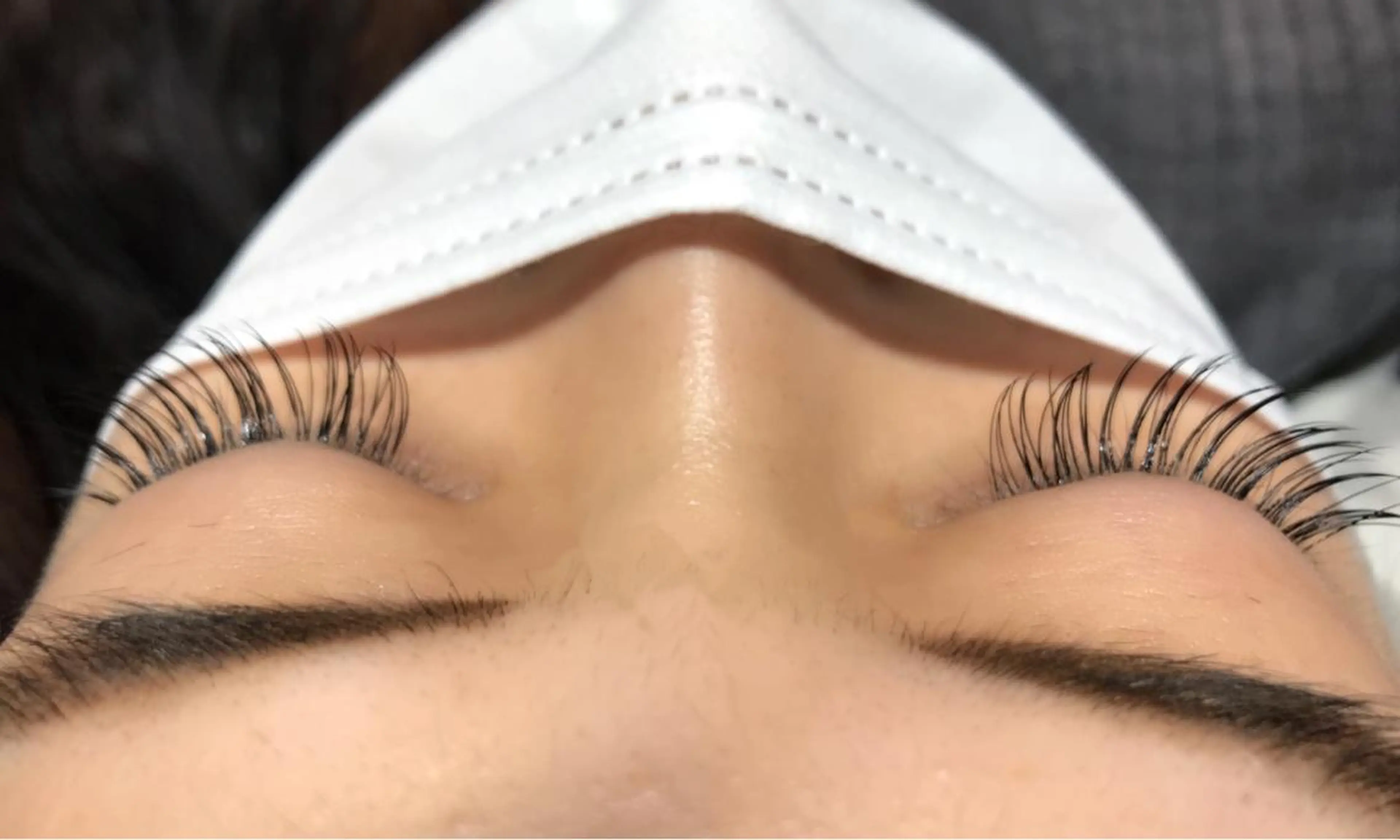 マツエク・マツパ Cカール 目尻長め UMEDA FIGAROのヘアスタイル