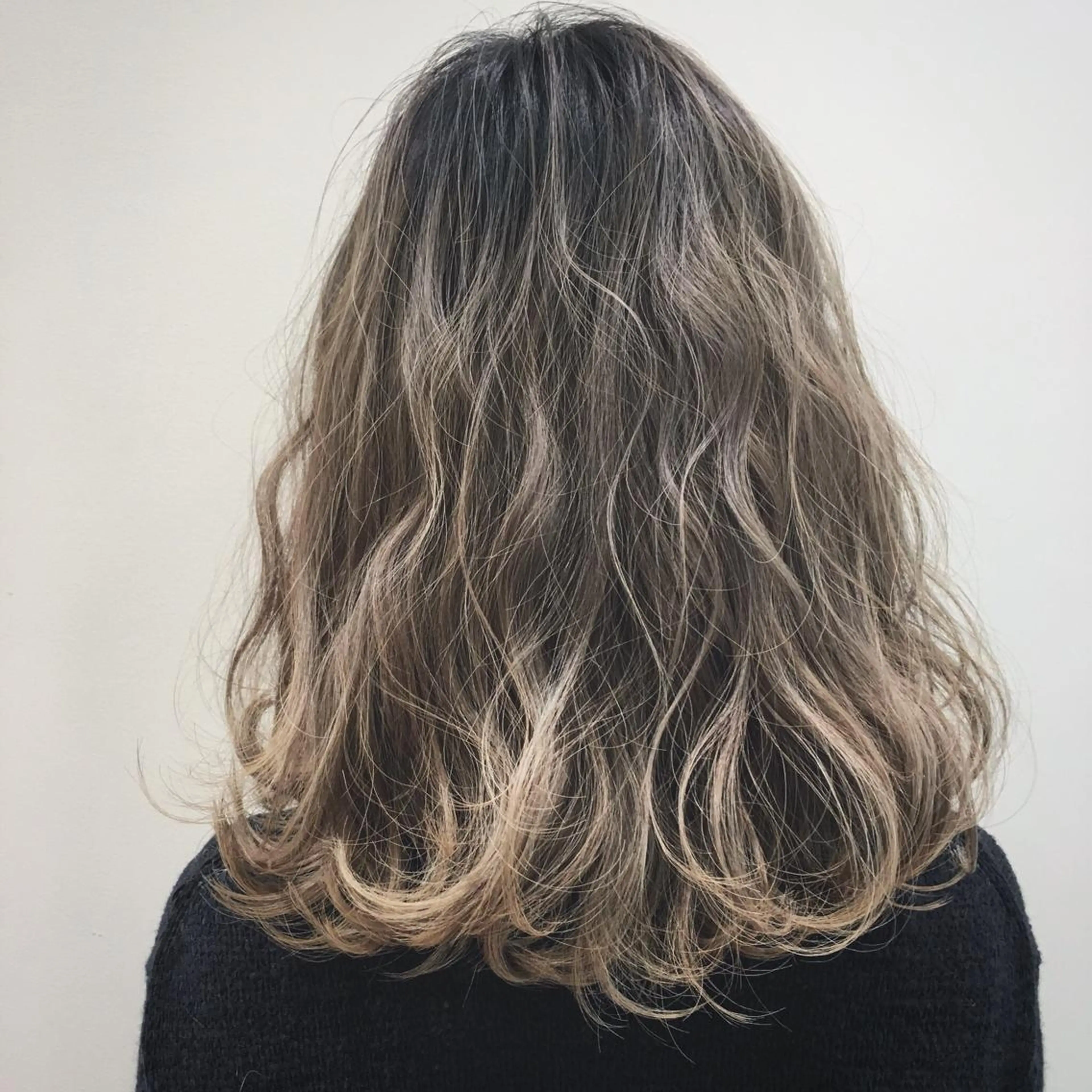 ミディアム カラー 山本 千尋のヘアスタイル
