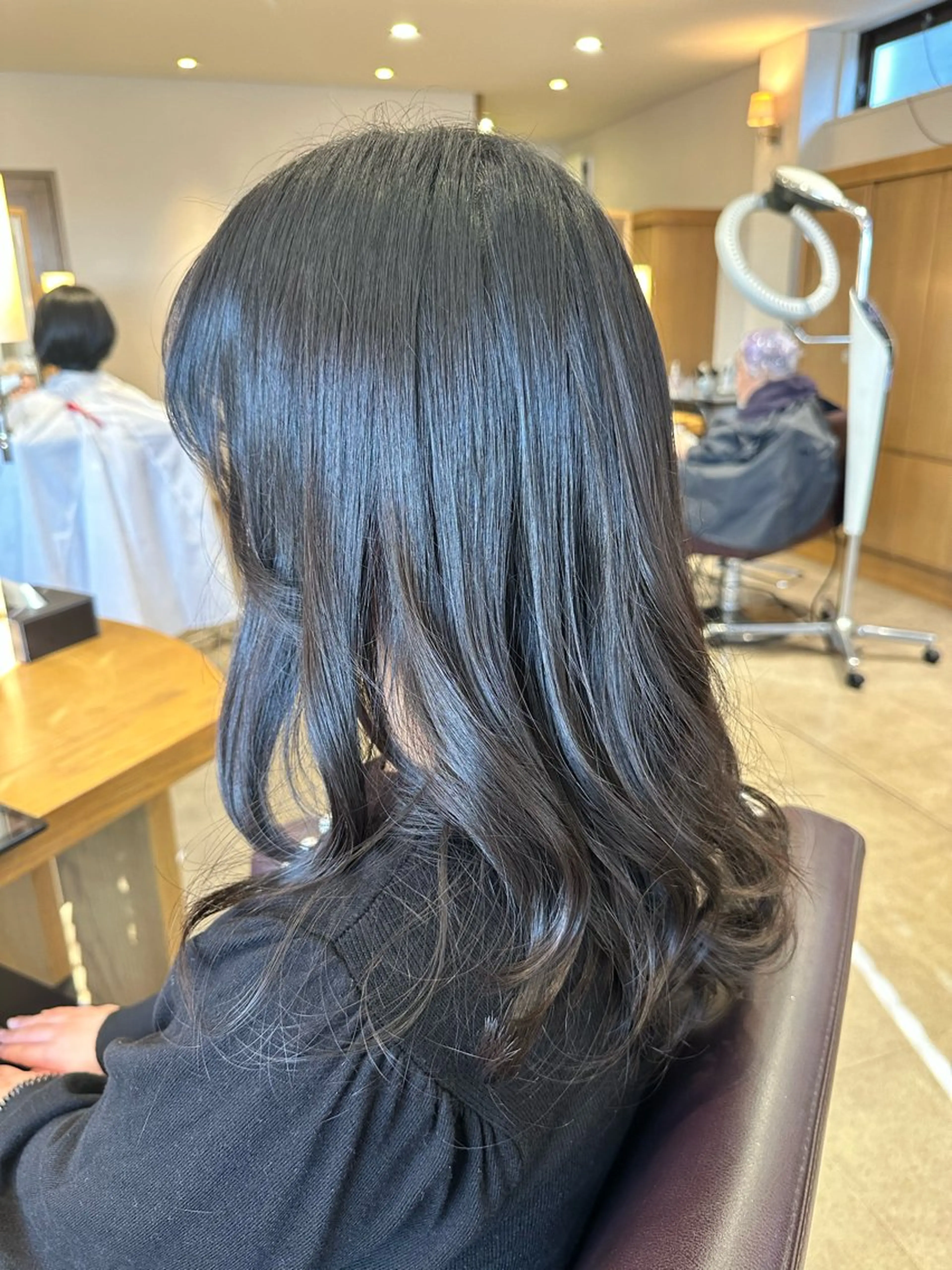 セミロング カット ヘアカラー トリートメント 横山 美由紀のヘアスタイル