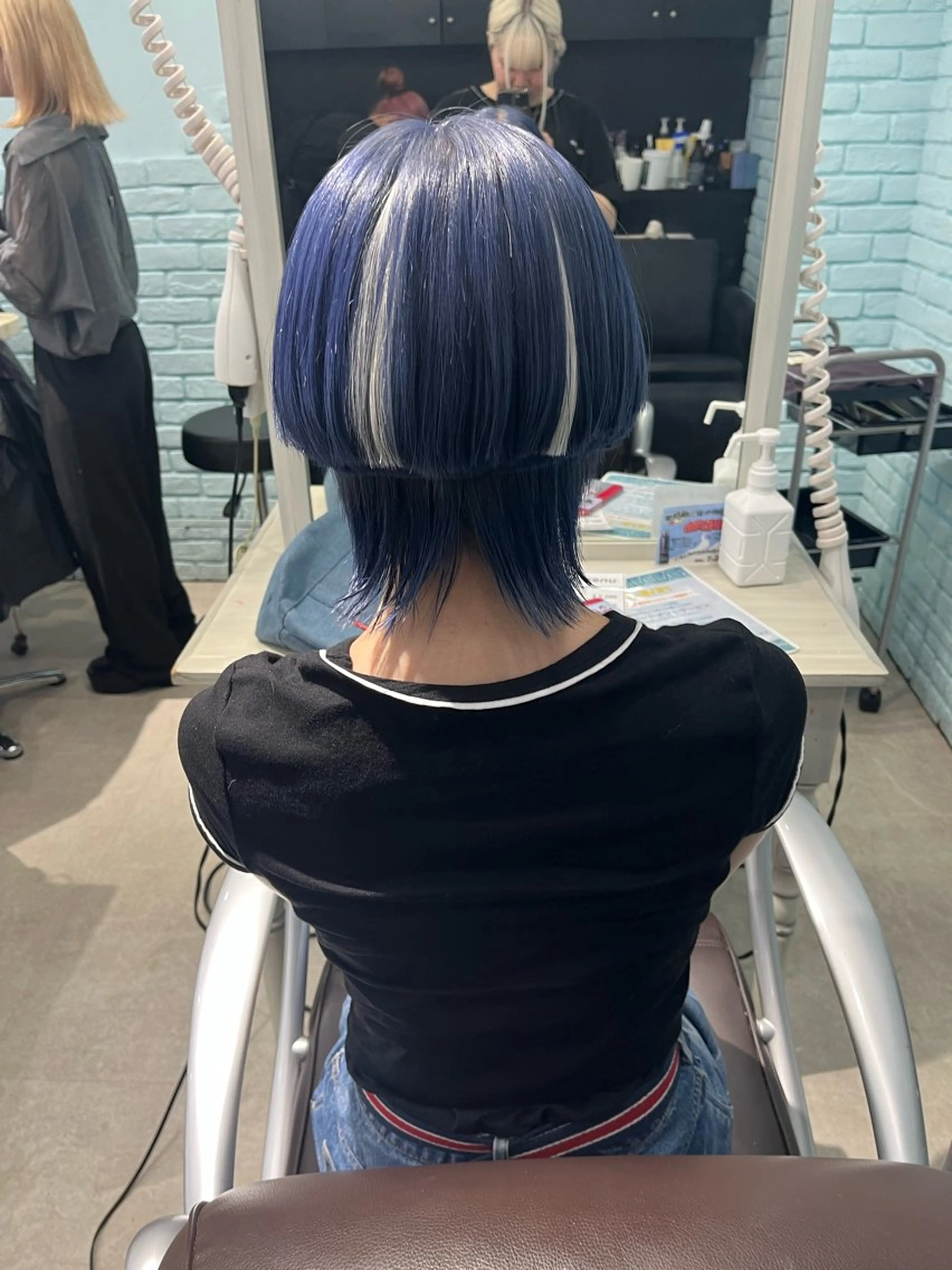 ショート カラー ヘアアレンジ カット ヘアカラー トリートメント ヘアセット 🩶【推しハイトーン 】yuzu🩶のヘアスタイル