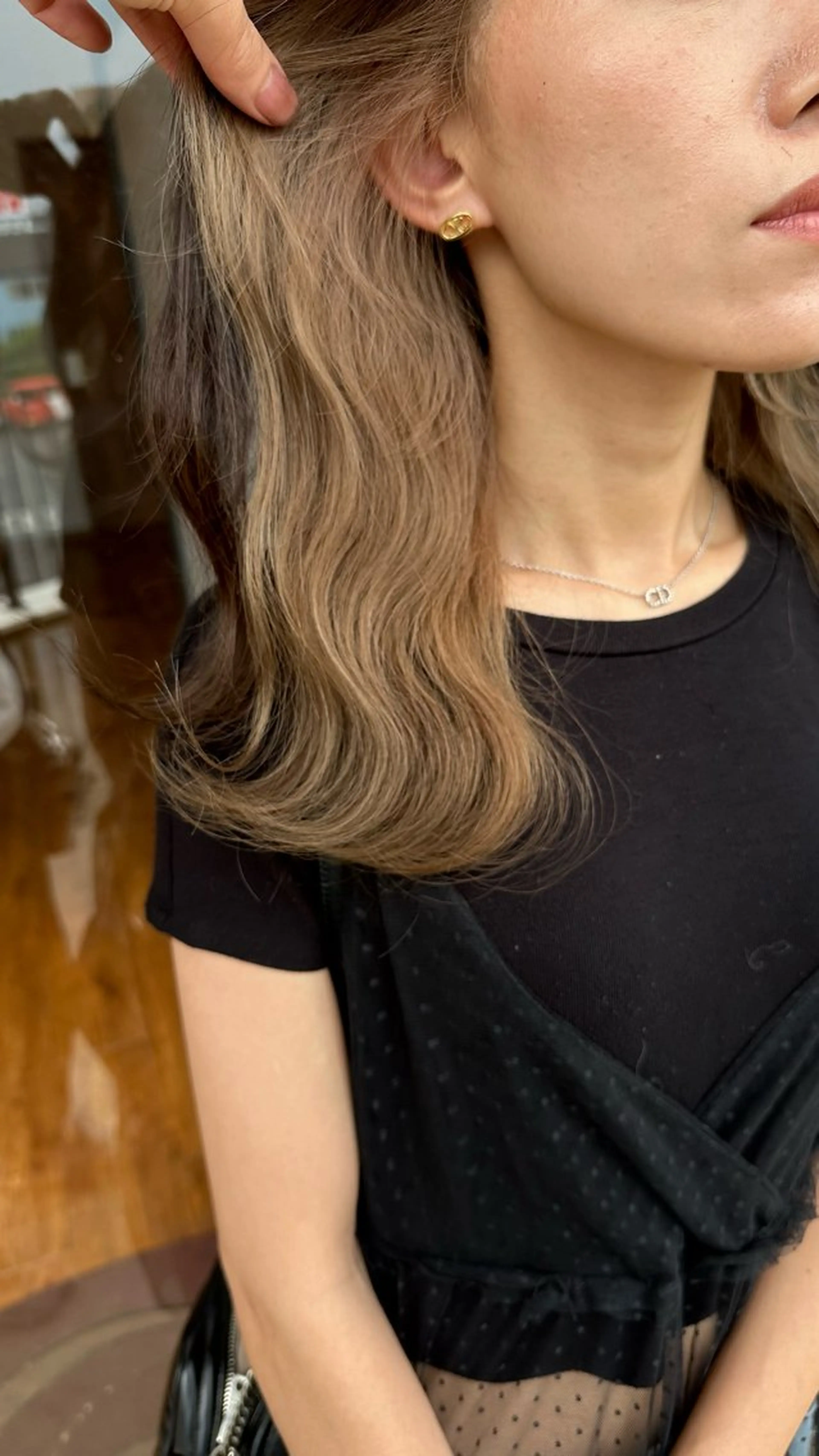 ロング カラー イヤリングカラー カット ヘアカラー 鵜飼 真伍のヘアスタイル