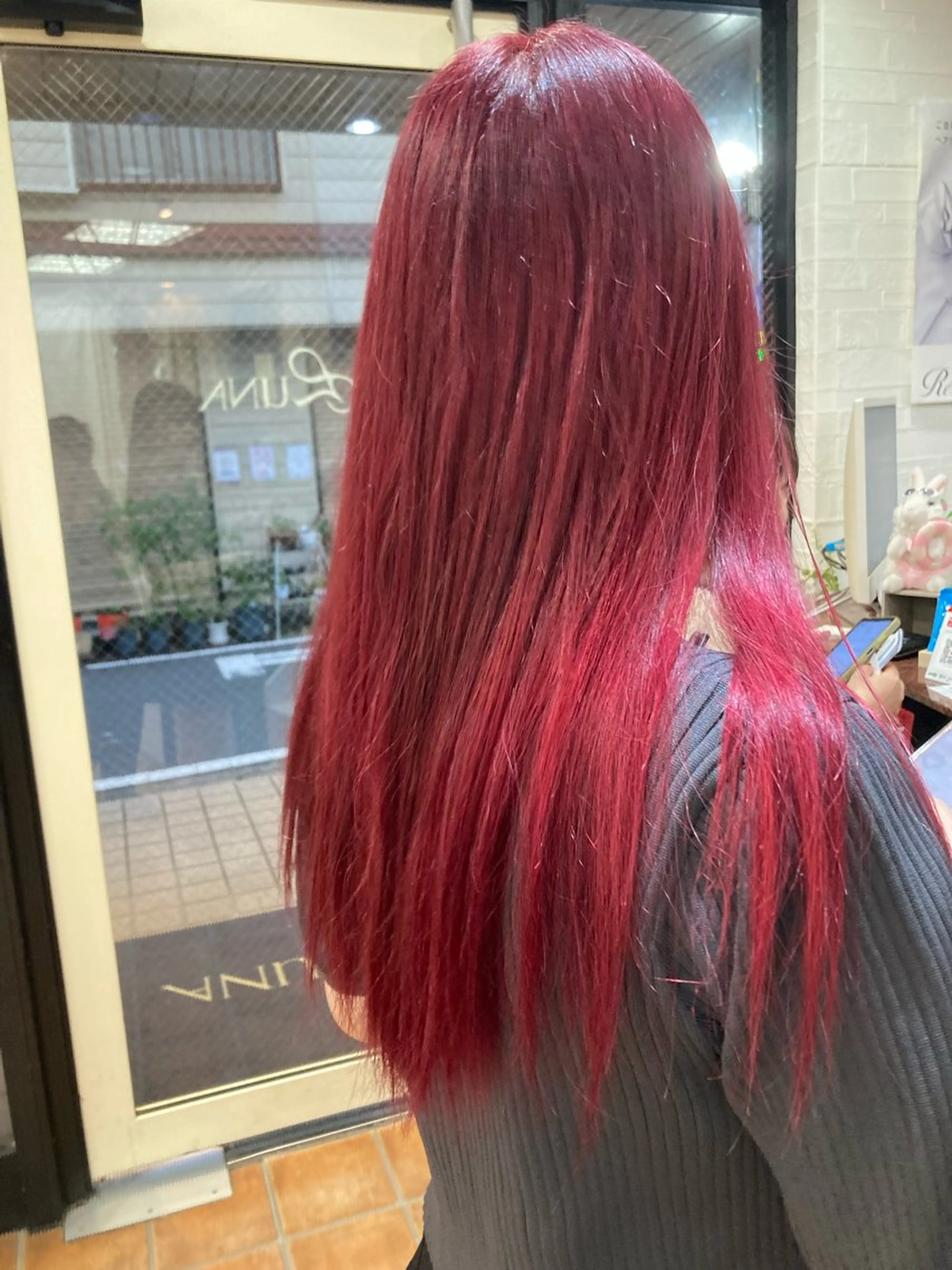 ロング カラー ブリーチ レッドカラー ヘアカラー トリートメント 縮毛矯正/ /関内/あべももこのヘアスタイル