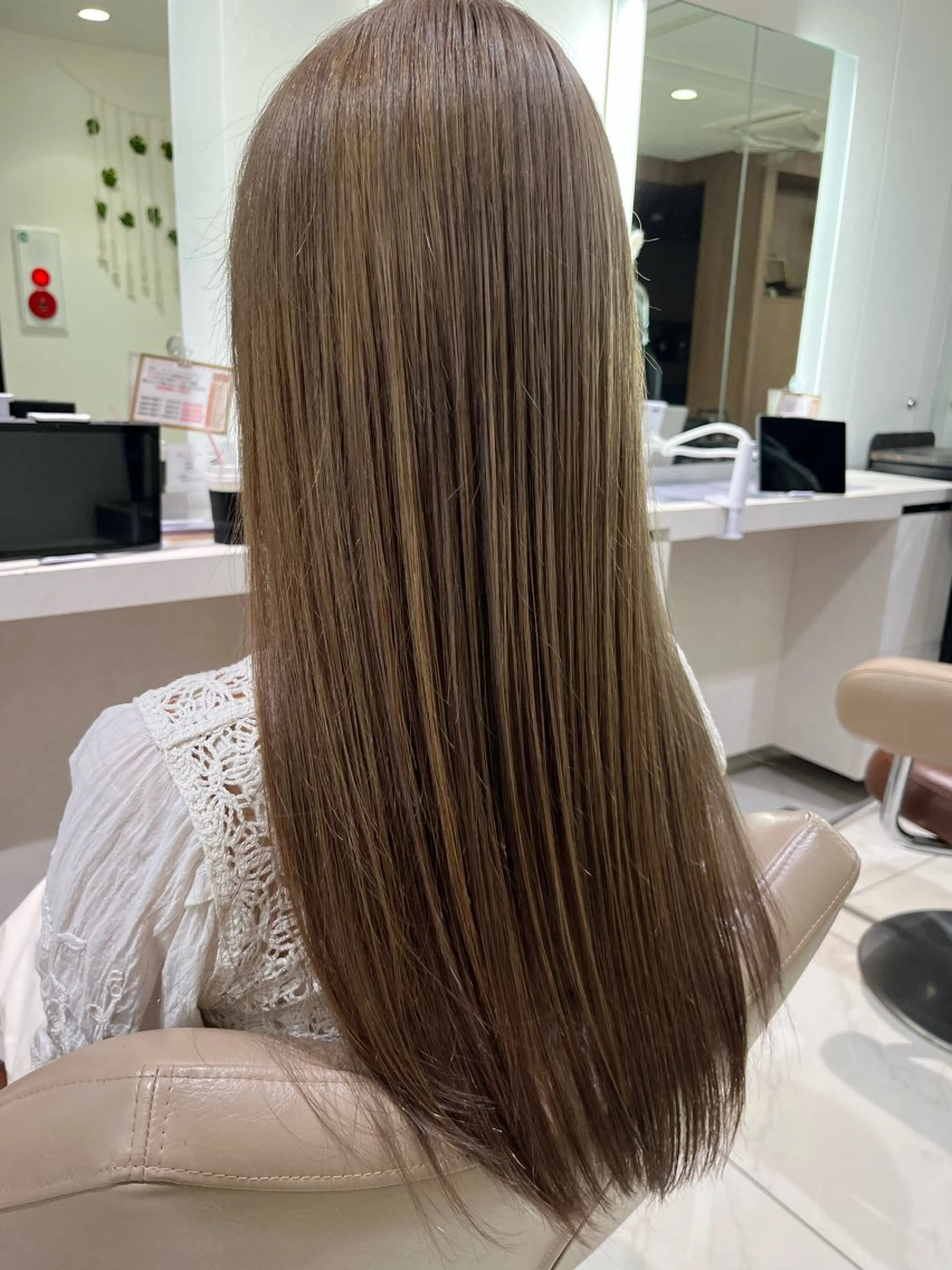 ロング カラー アッシュ ベージュカラー 大宮/バレイヤージュ 髪質改善/澤田隆誠のヘアスタイル