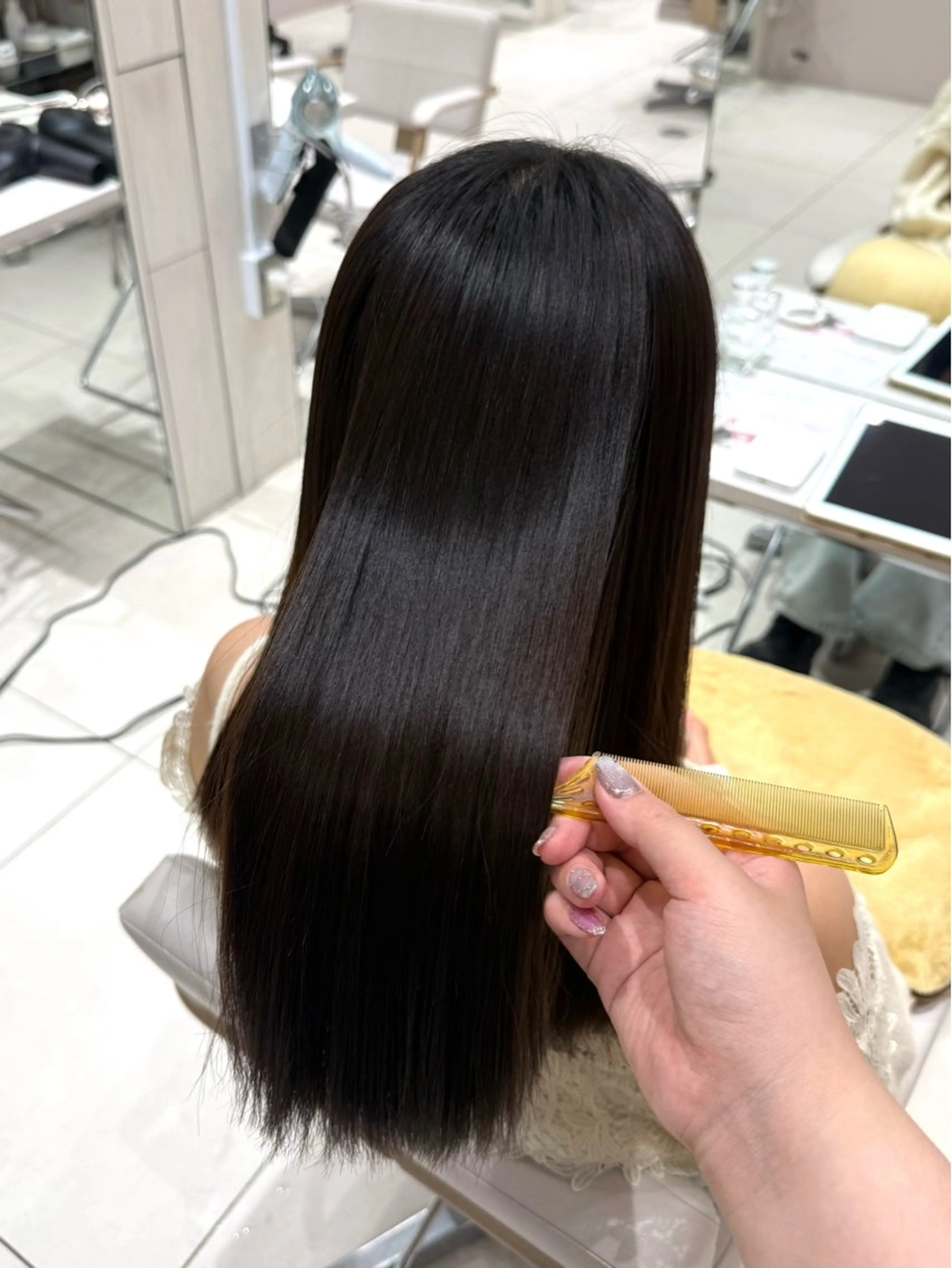 ロング 縮毛矯正 トリートメント 内田 志乃のヘアスタイル