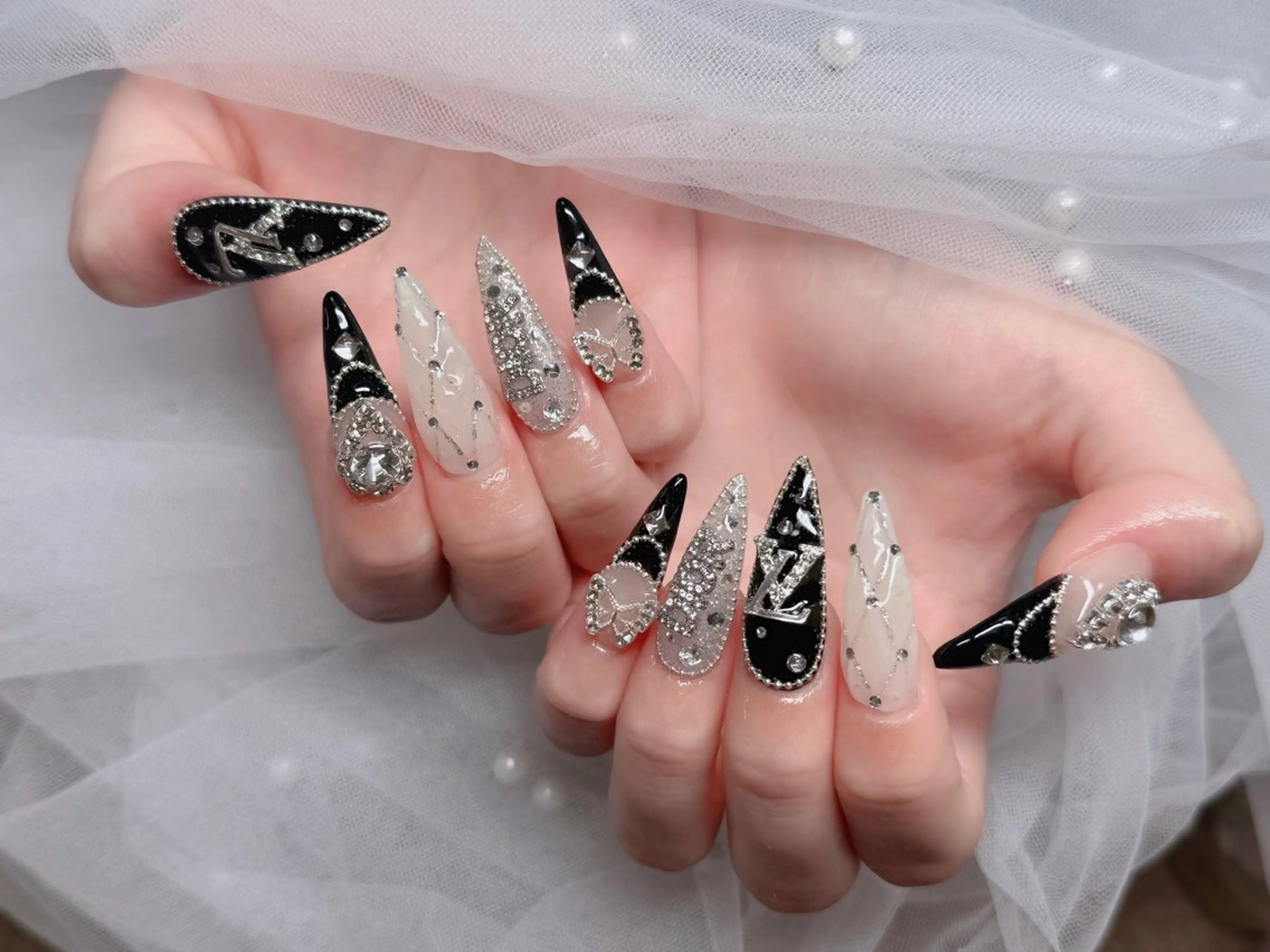 ネイル アートネイル ボルドー フレンチネイル ジェルネイル 氷ネイル・うるうるネイル ハンドネイル H.baby Nail Salonのネイルデザイン