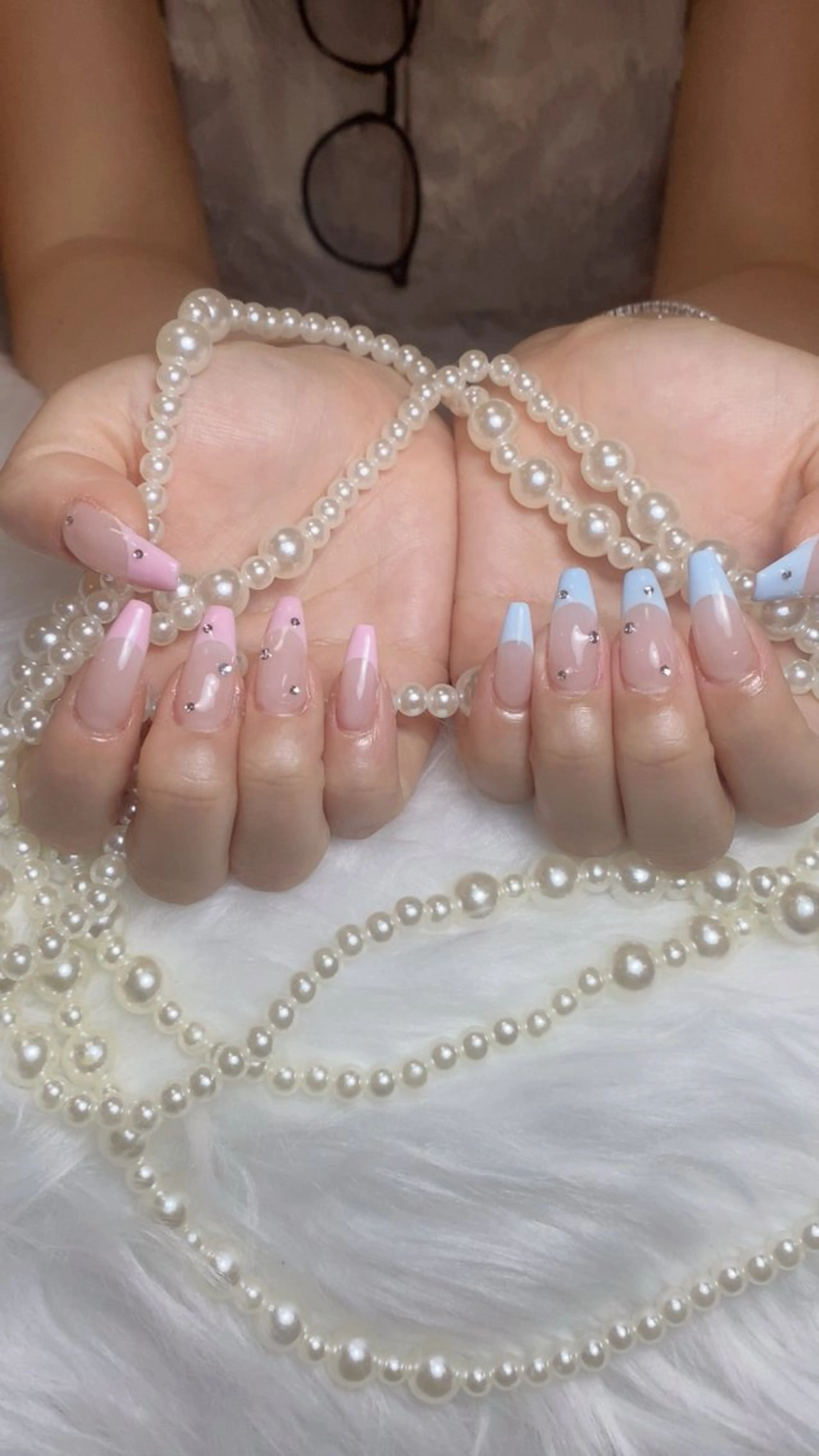 ネイル チークネイル フラッシュネイル フレンチネイル ガラスフレンチ キラキラネイル ハンドネイル ハンドケア Rei _Nail 新宿のネイルデザイン