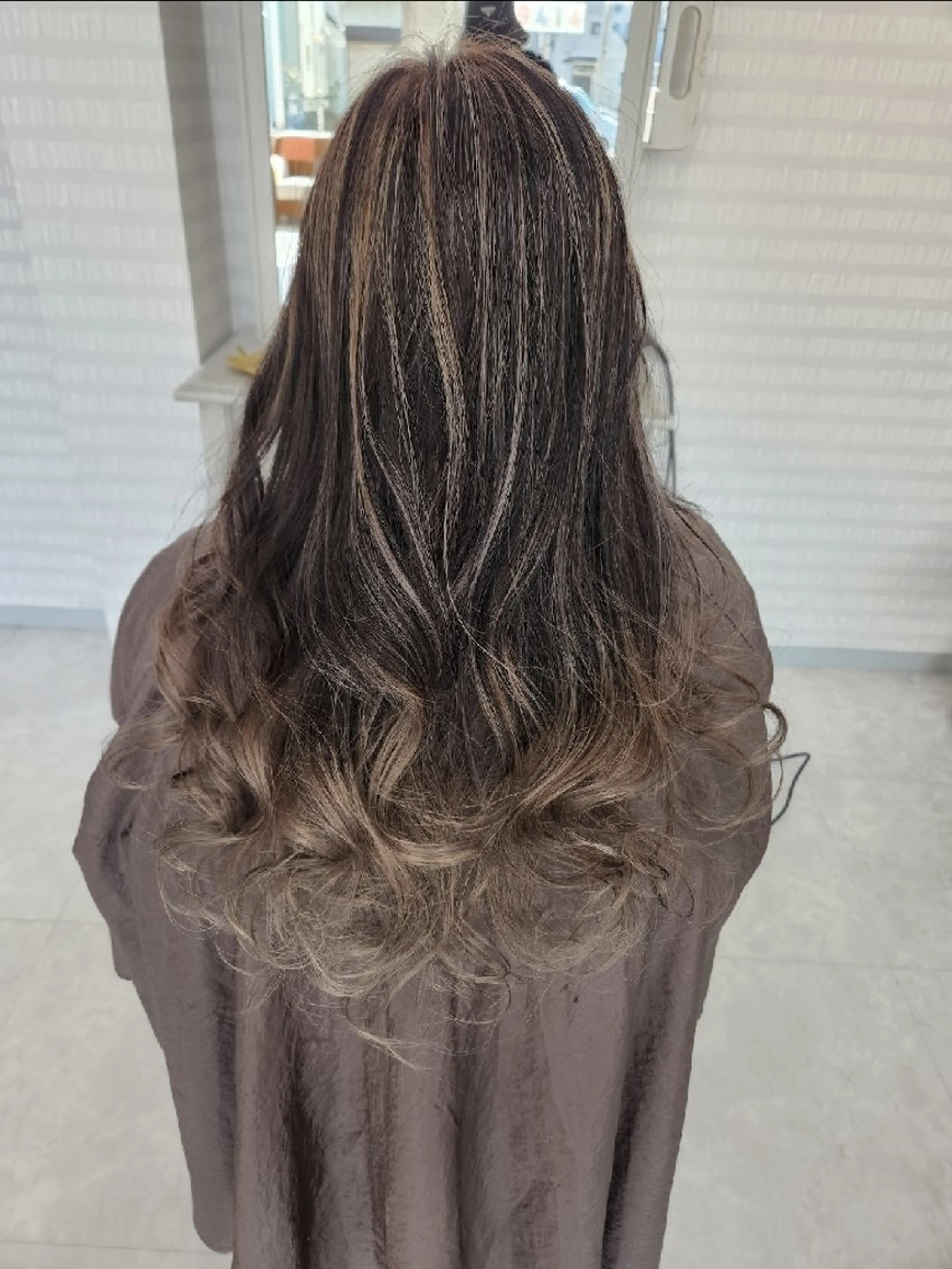 セミロング ハイライト レイヤーカット カット ヘアカラー トリートメント 【ハイライトに自信】 福田 将太のヘアスタイル