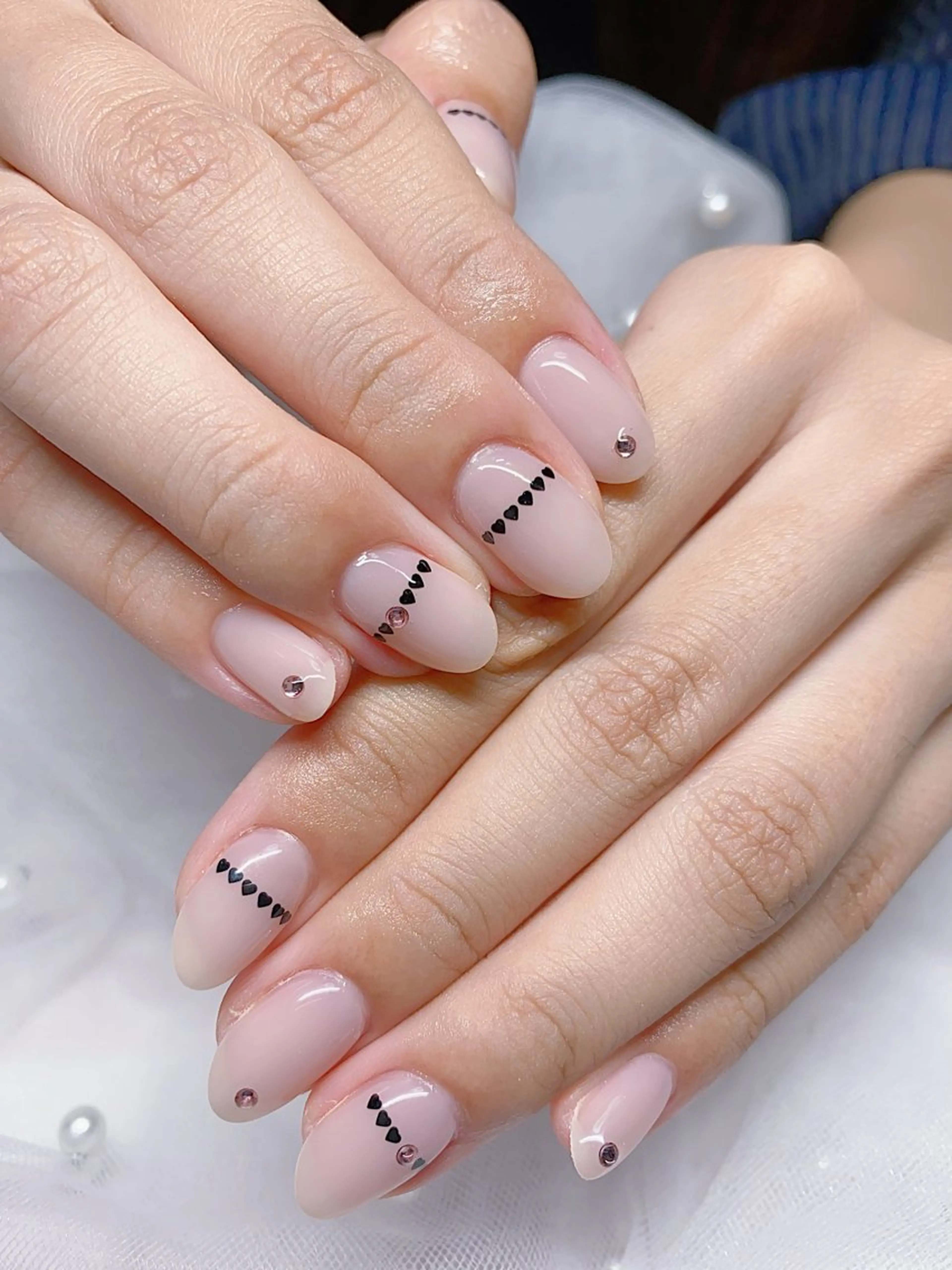 ネイル ハート ストーンネイル ハンドネイル Jasmine nailsalon所属・ジャスミン ネイルサロンのネイルデザイン